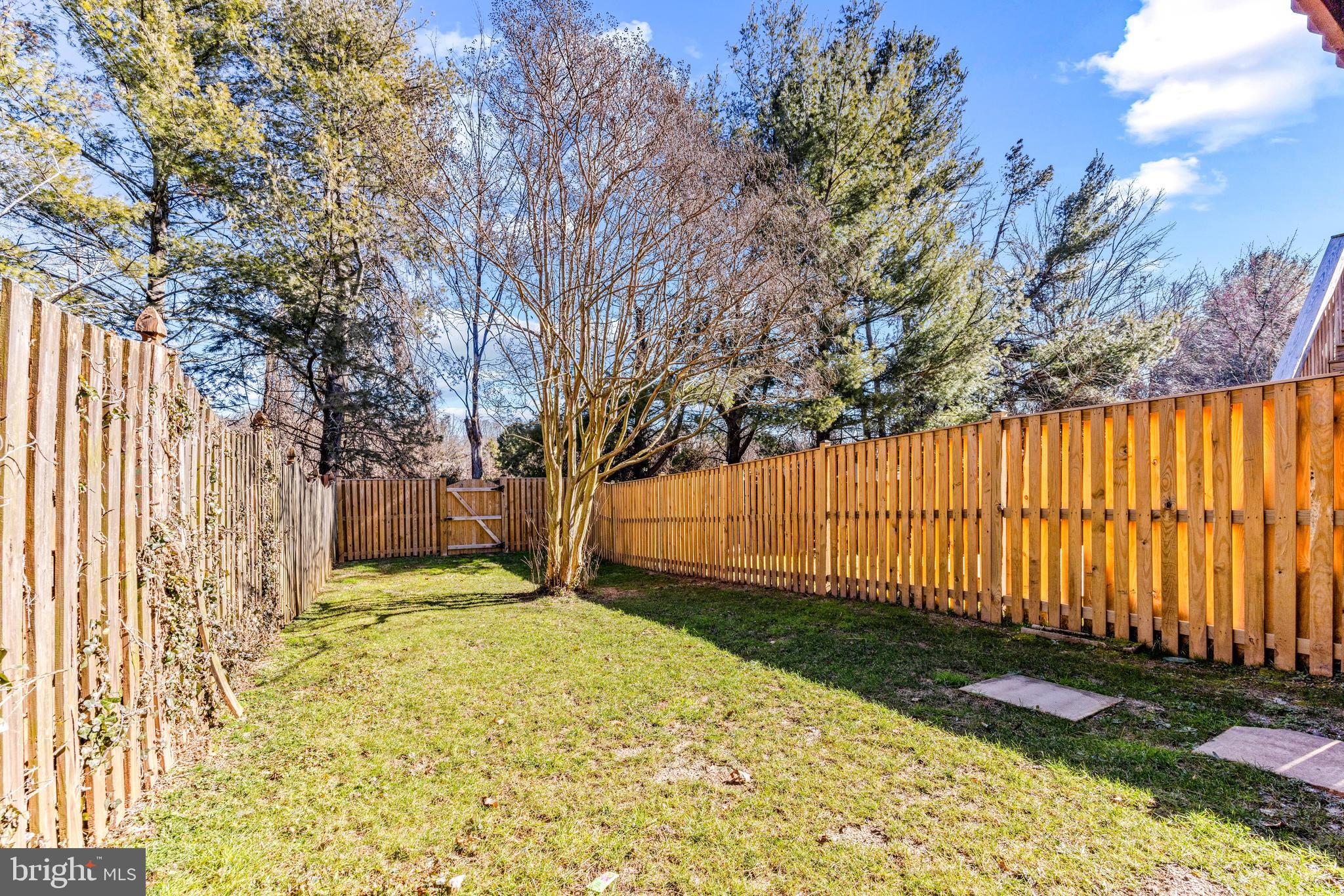 CONSTANT FRIENDSHIP - Residential