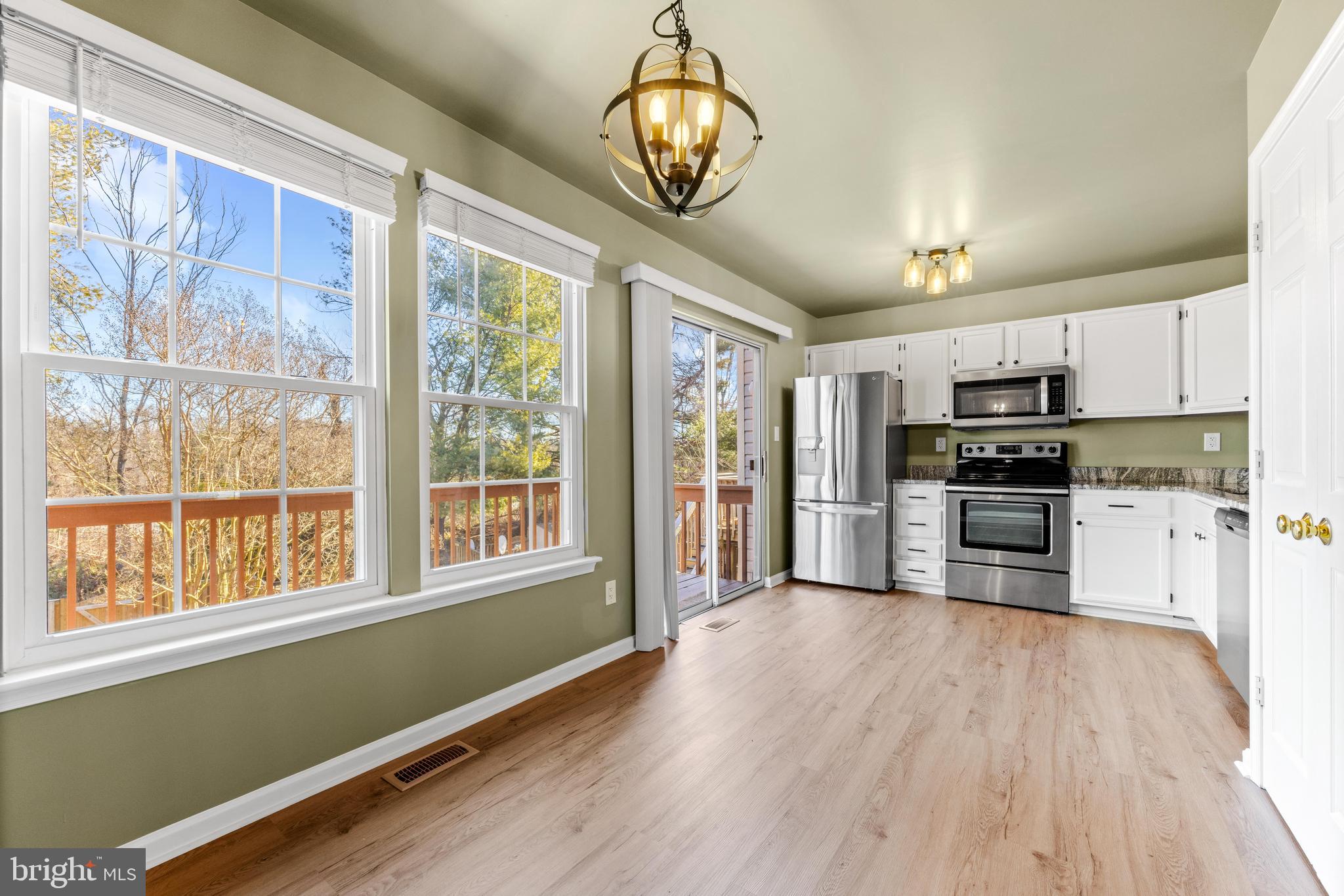 CONSTANT FRIENDSHIP - Residential