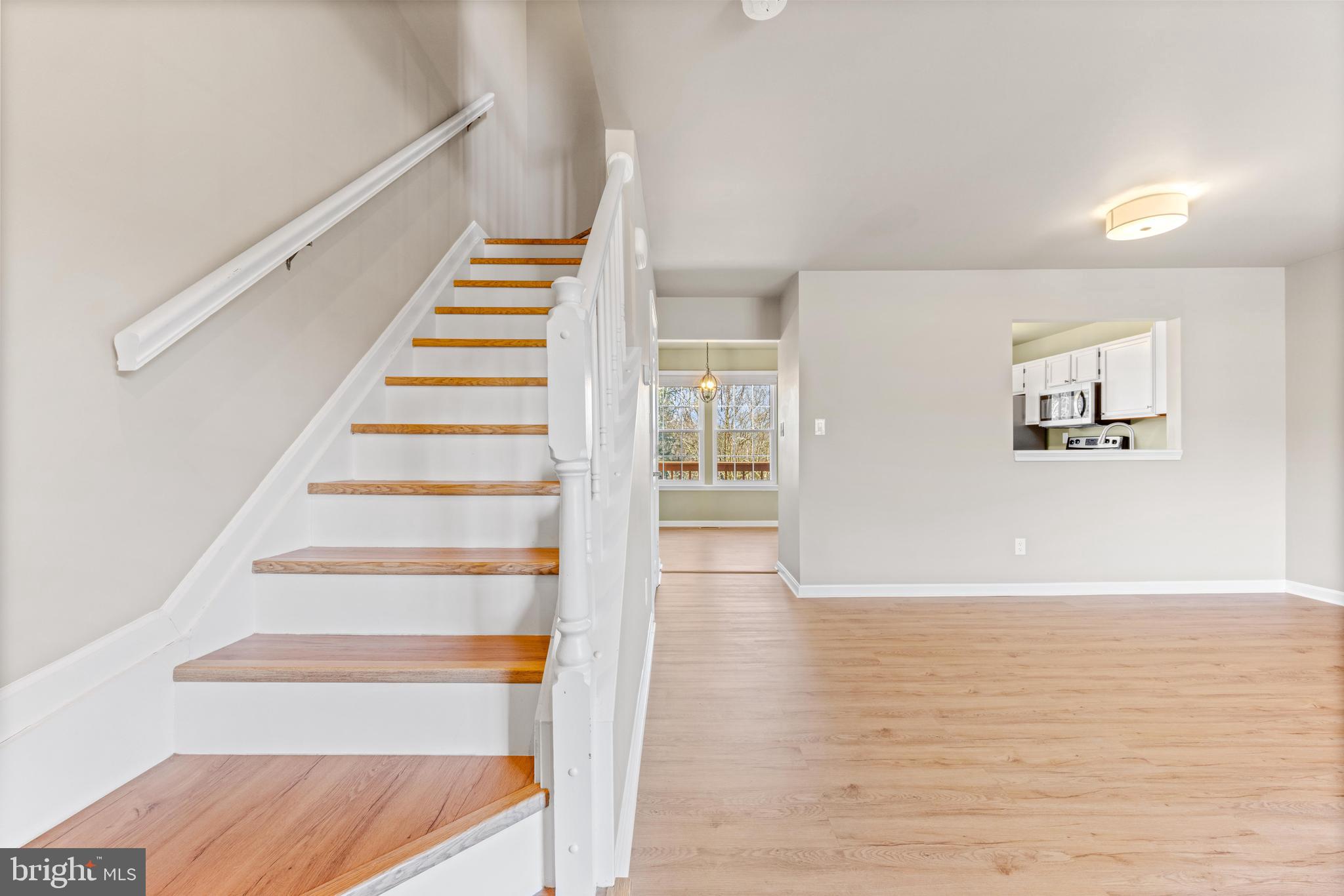 CONSTANT FRIENDSHIP - Residential