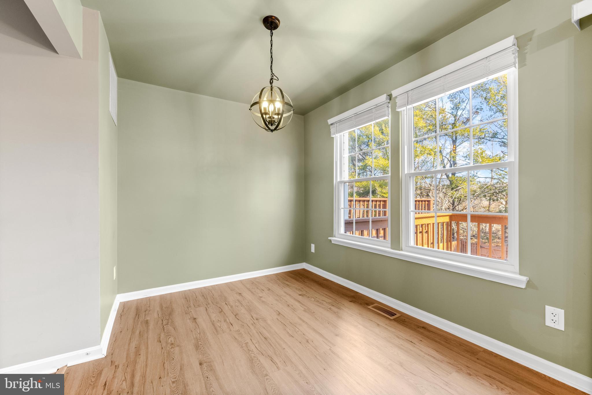 CONSTANT FRIENDSHIP - Residential