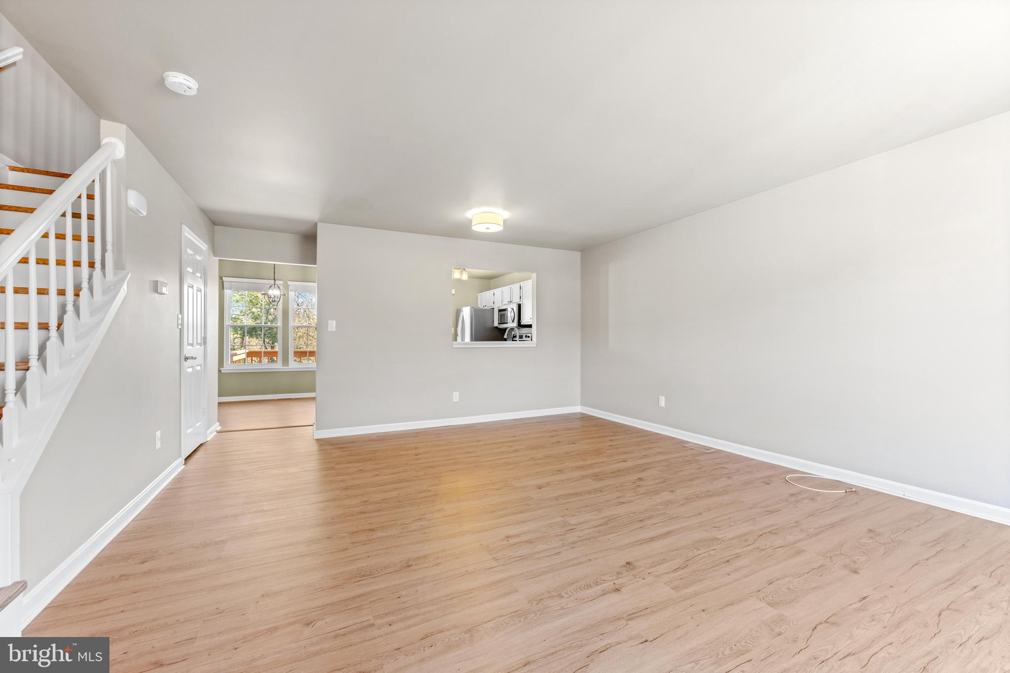 CONSTANT FRIENDSHIP - Residential