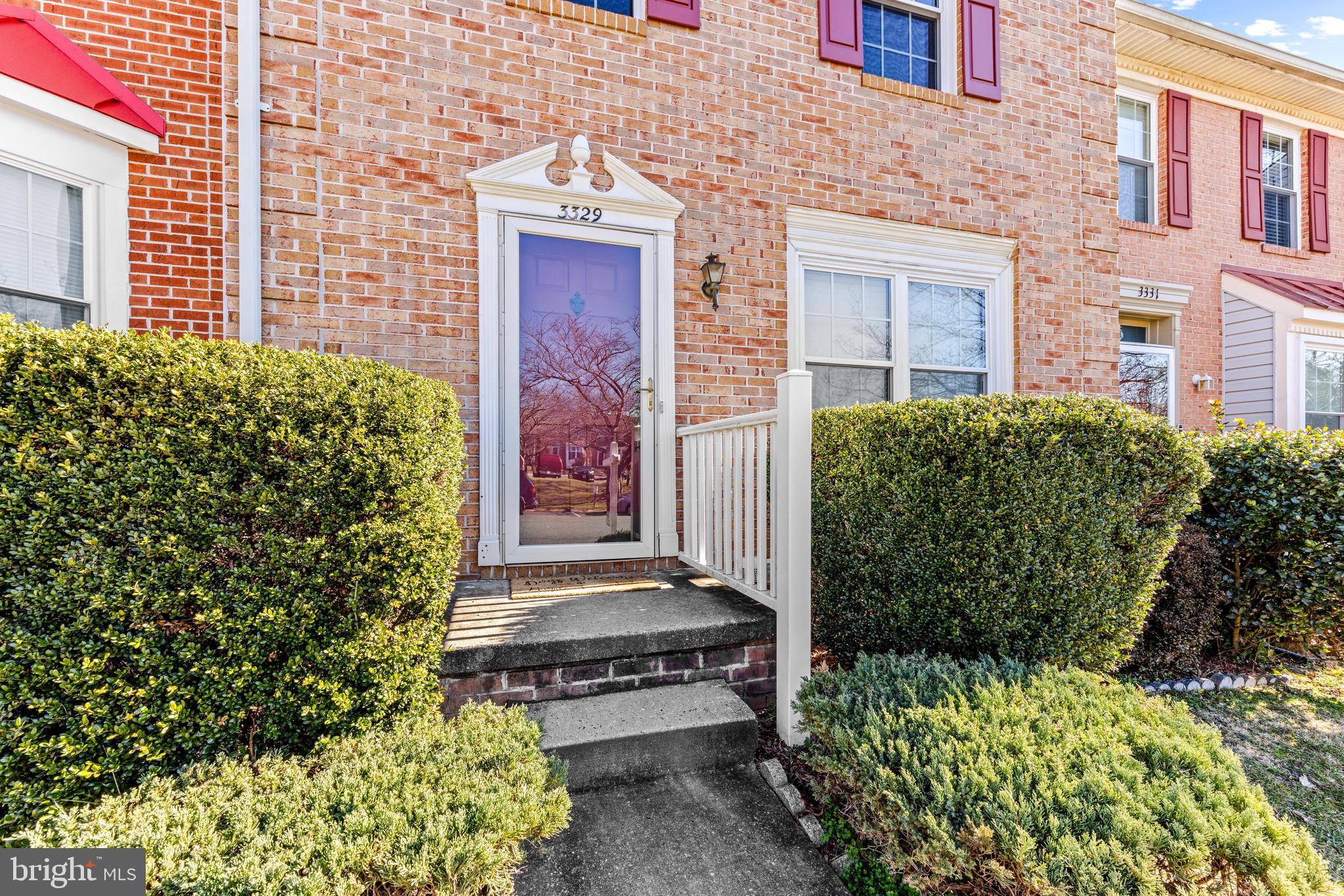 CONSTANT FRIENDSHIP - Residential