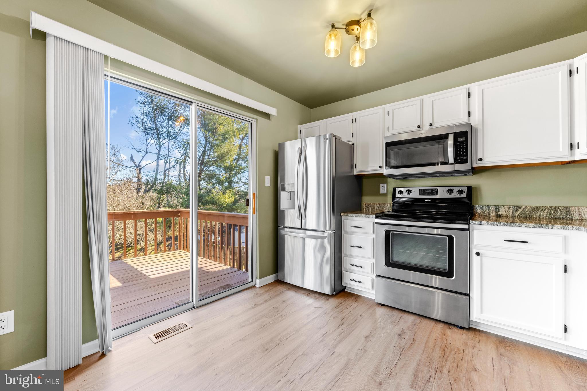 CONSTANT FRIENDSHIP - Residential