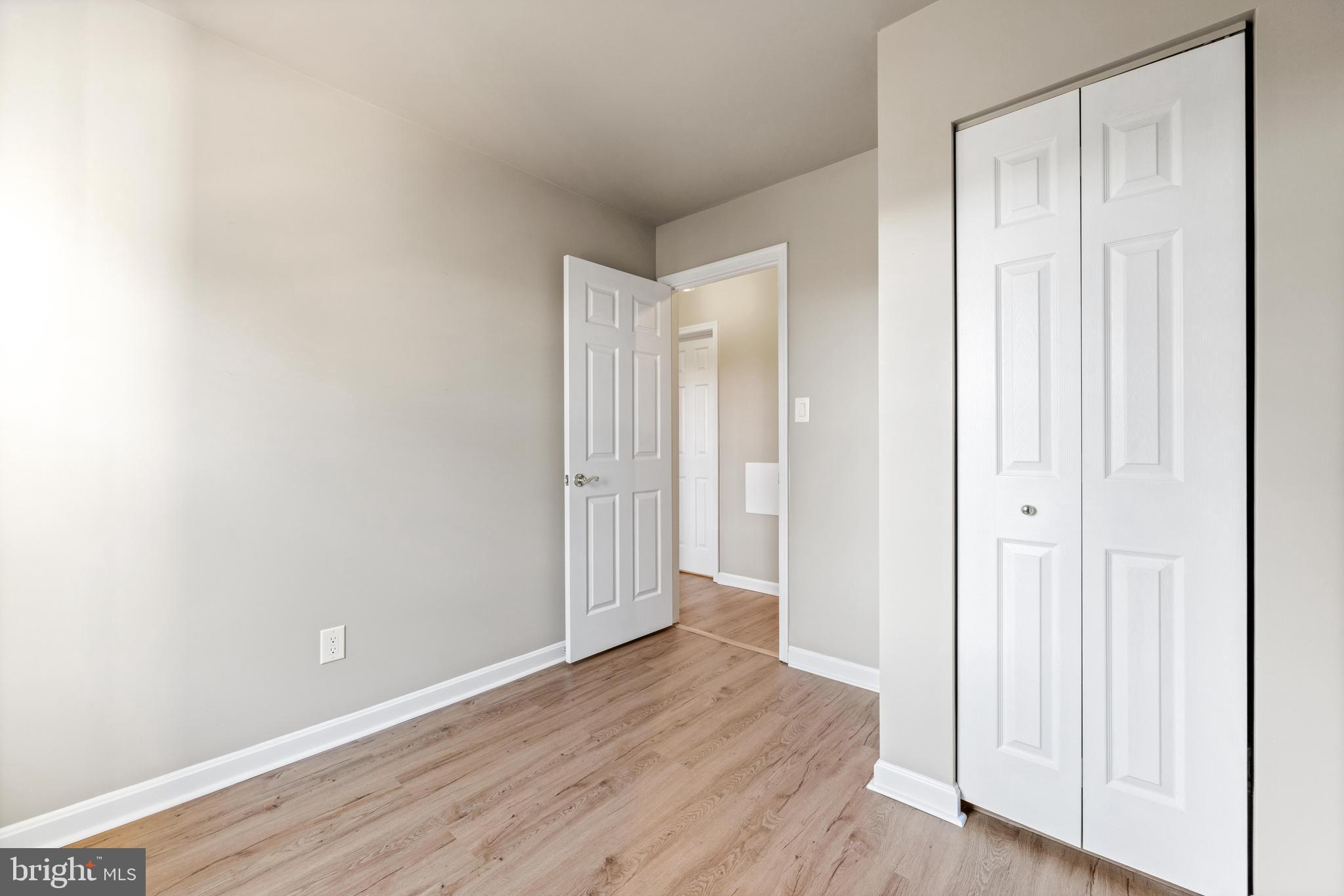 CONSTANT FRIENDSHIP - Residential