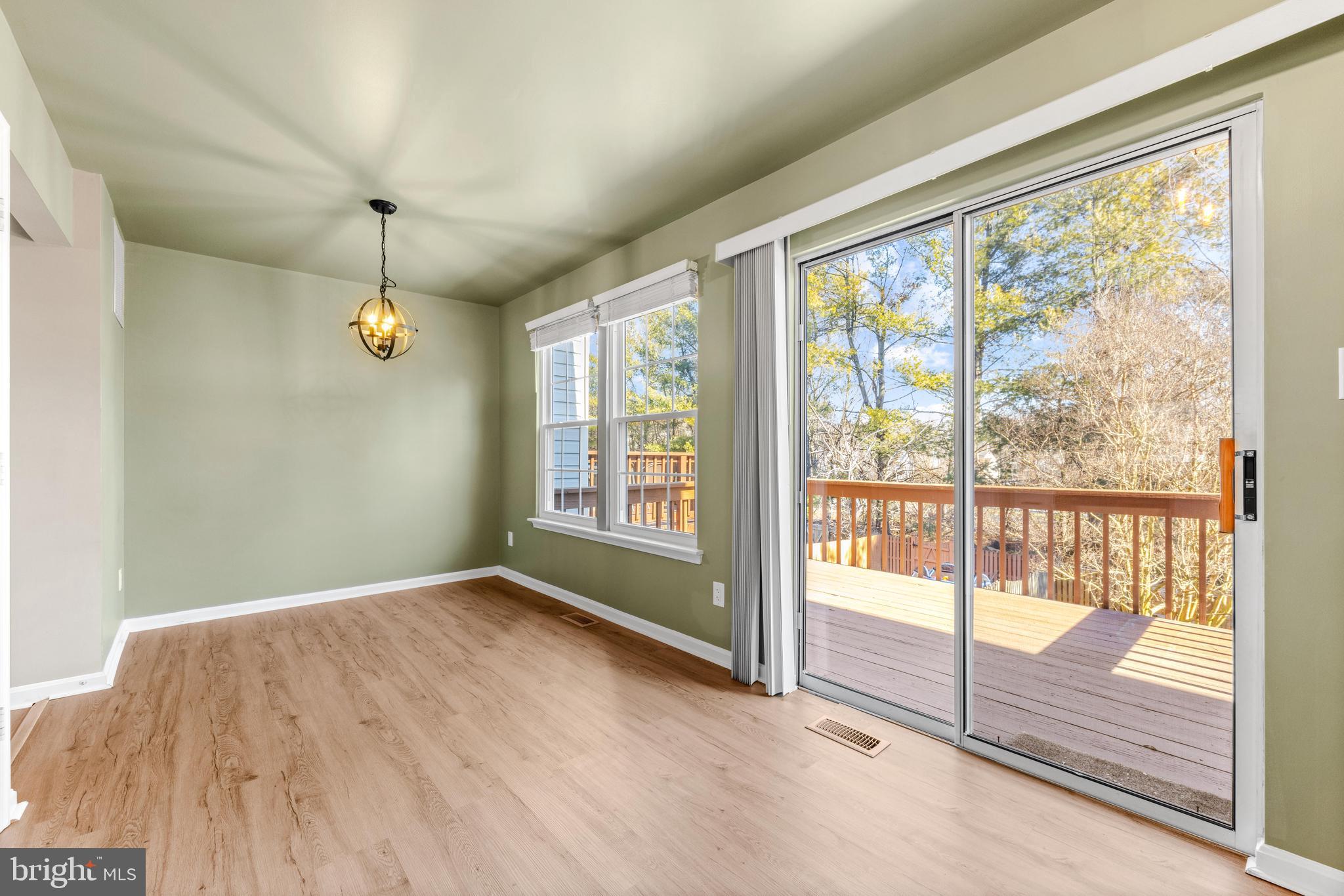 CONSTANT FRIENDSHIP - Residential