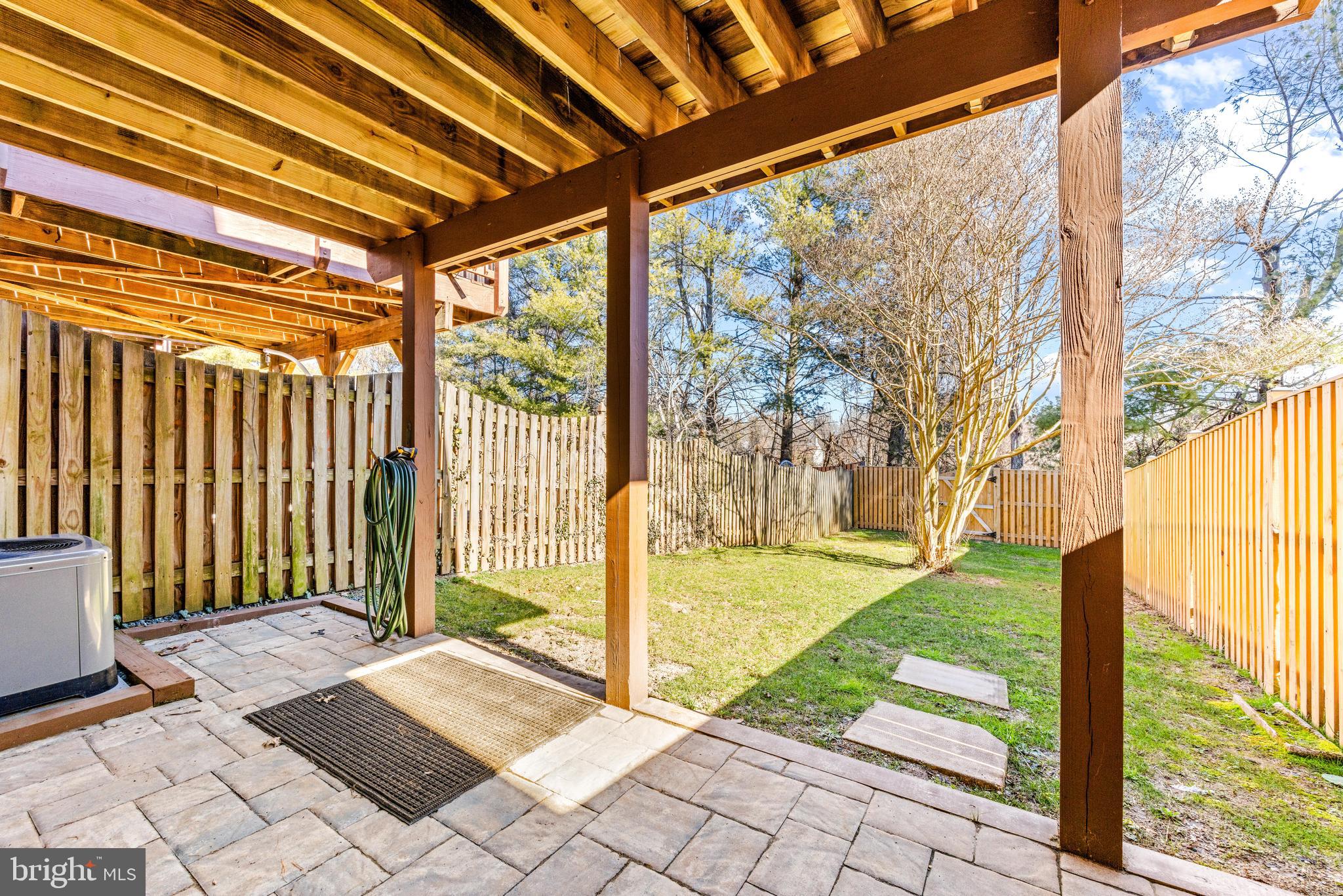 CONSTANT FRIENDSHIP - Residential