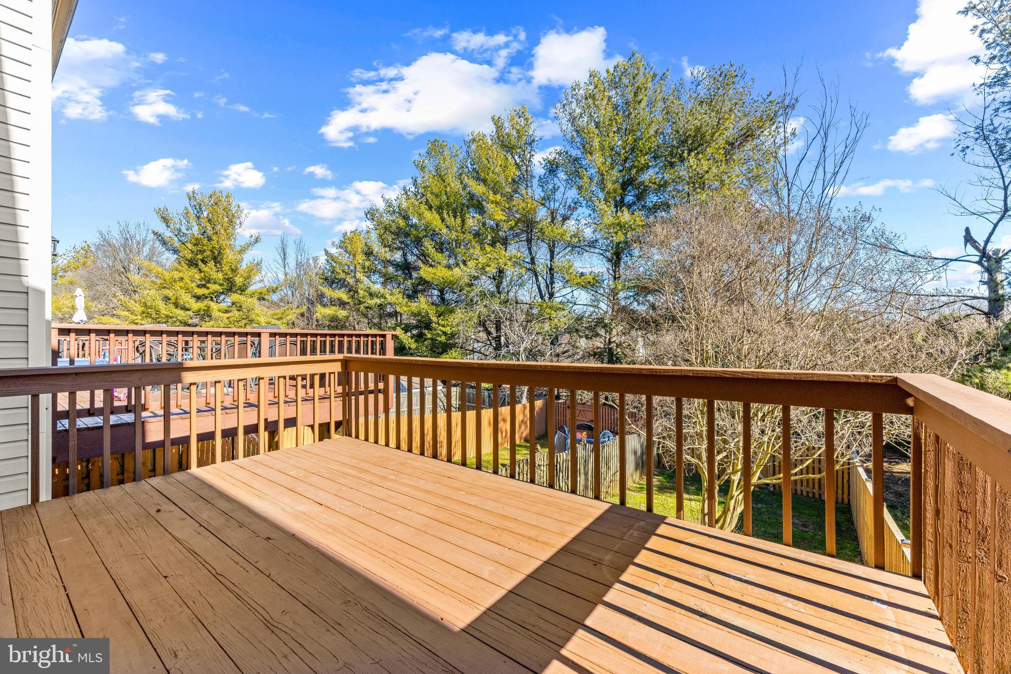 CONSTANT FRIENDSHIP - Residential