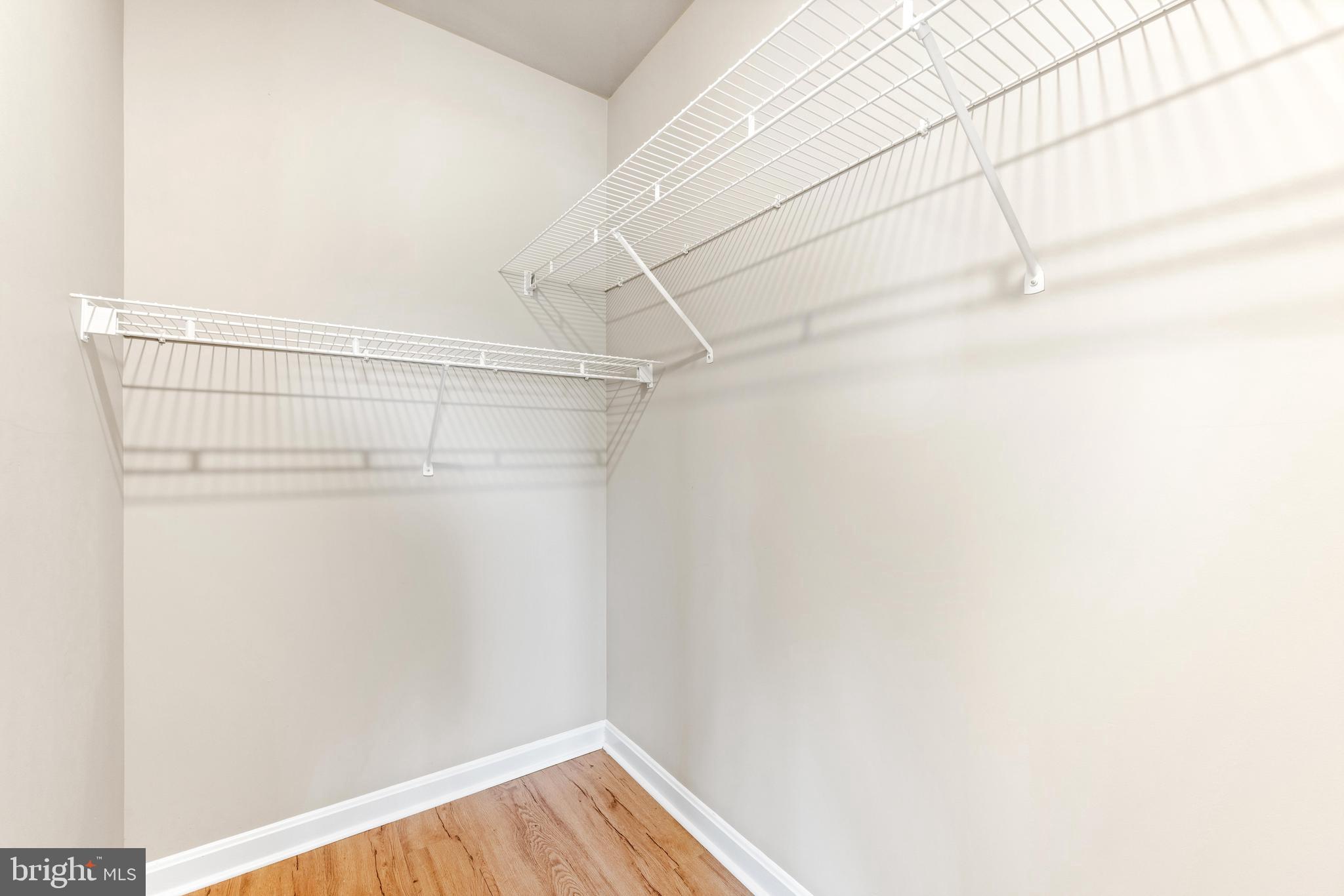 CONSTANT FRIENDSHIP - Residential