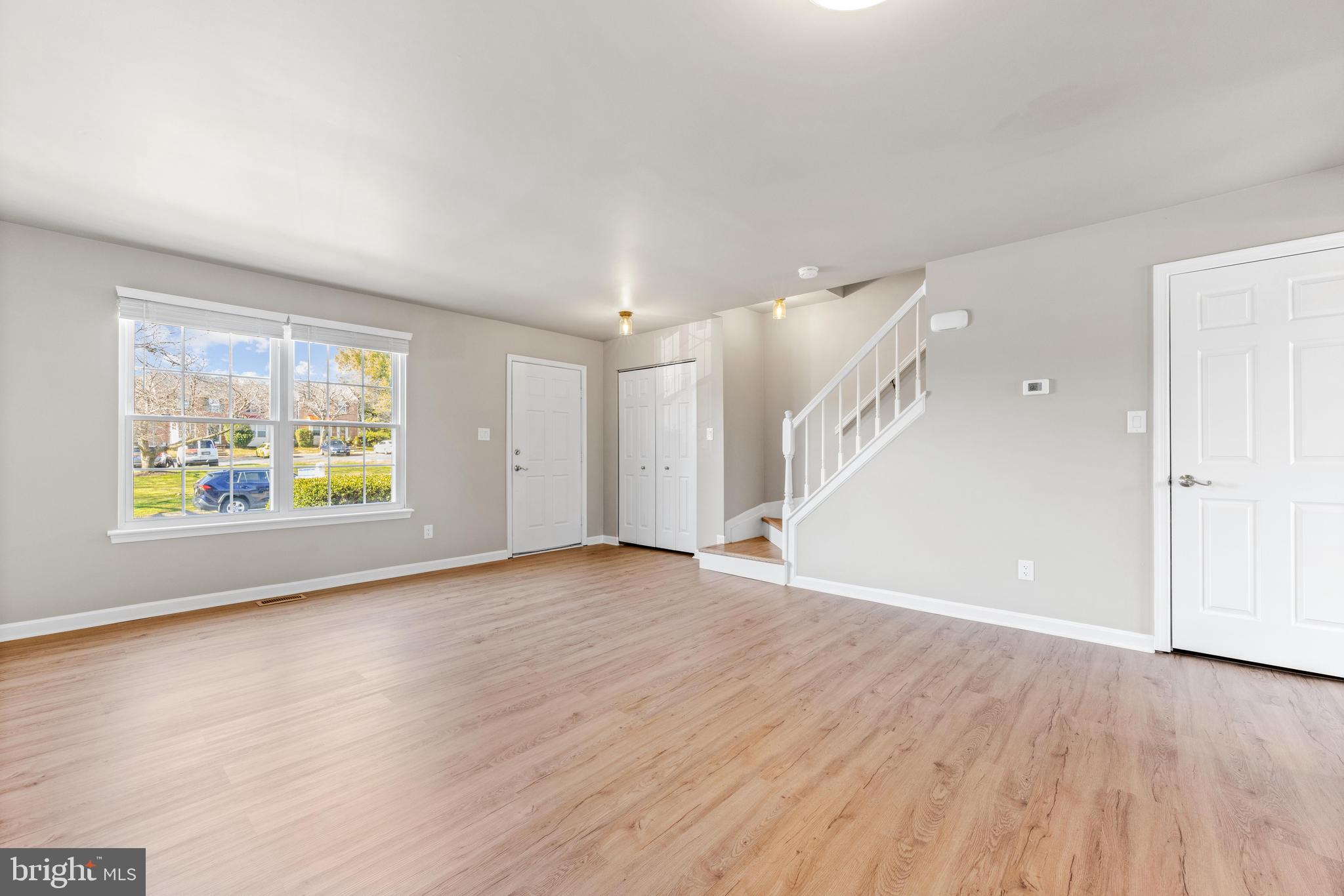 CONSTANT FRIENDSHIP - Residential