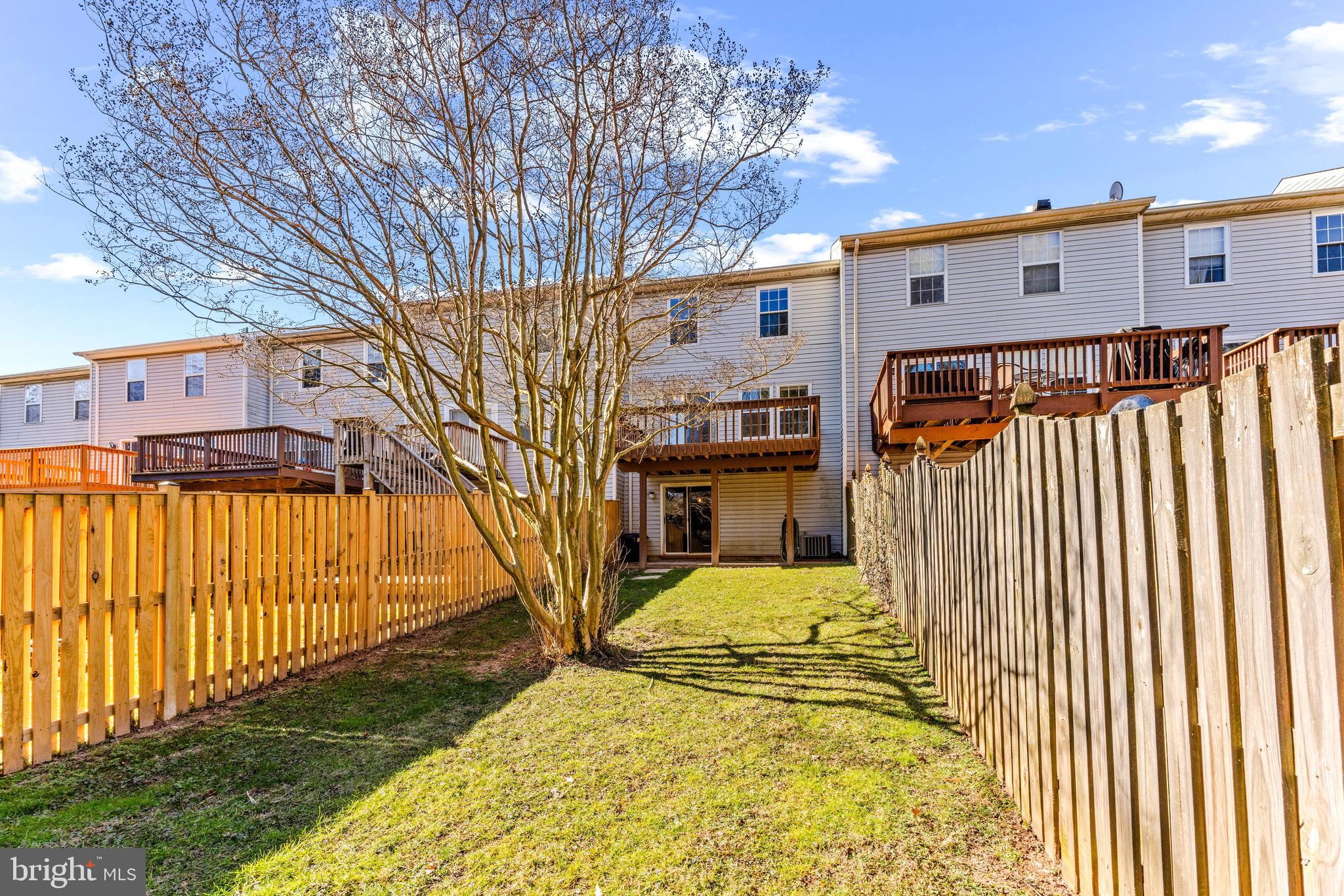 CONSTANT FRIENDSHIP - Residential