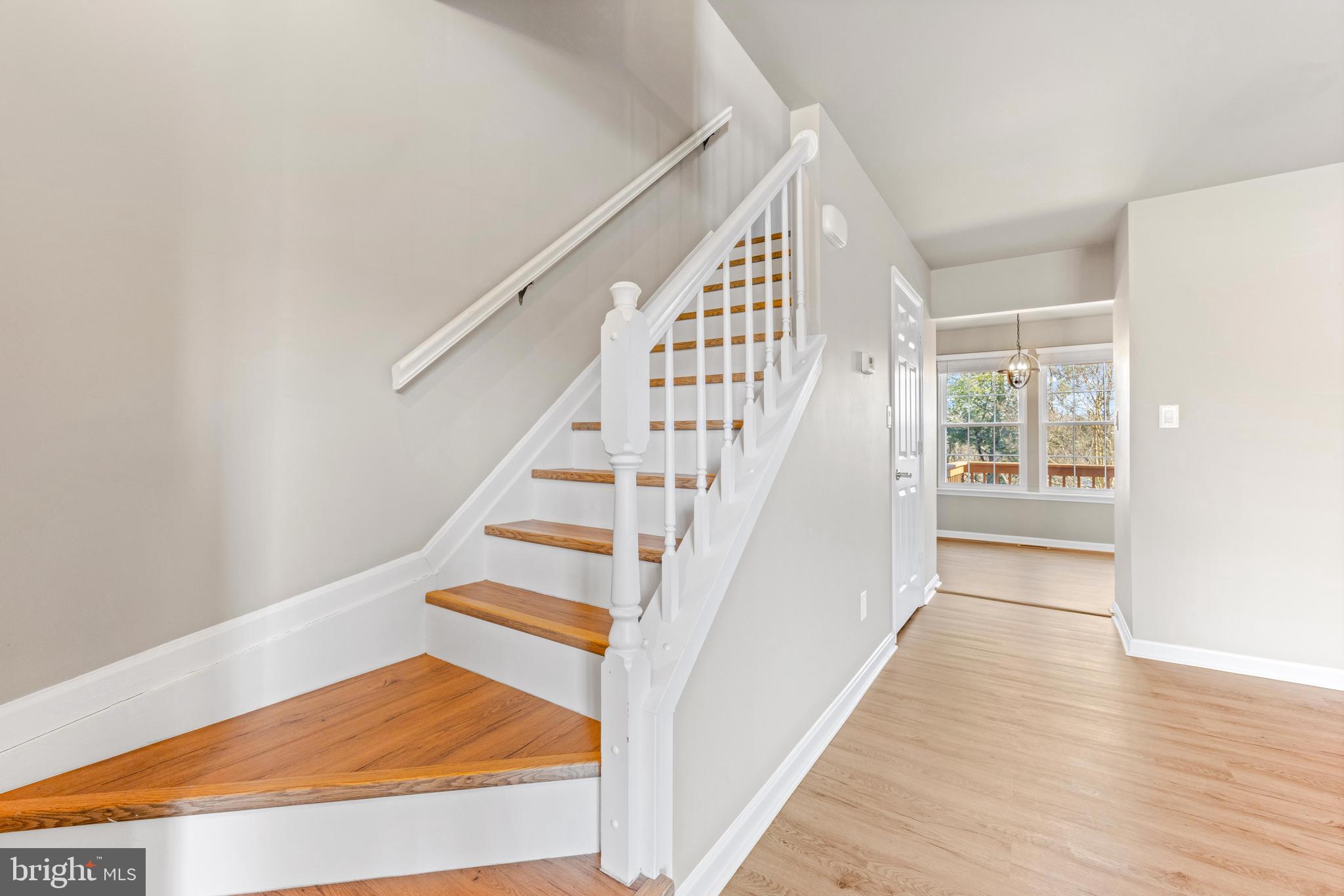 CONSTANT FRIENDSHIP - Residential