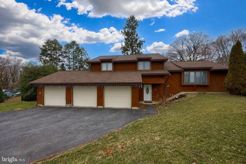 Photo of 15 BELMONT AVE, LANCASTER, PA 17601 (MLS # PALA2035170)