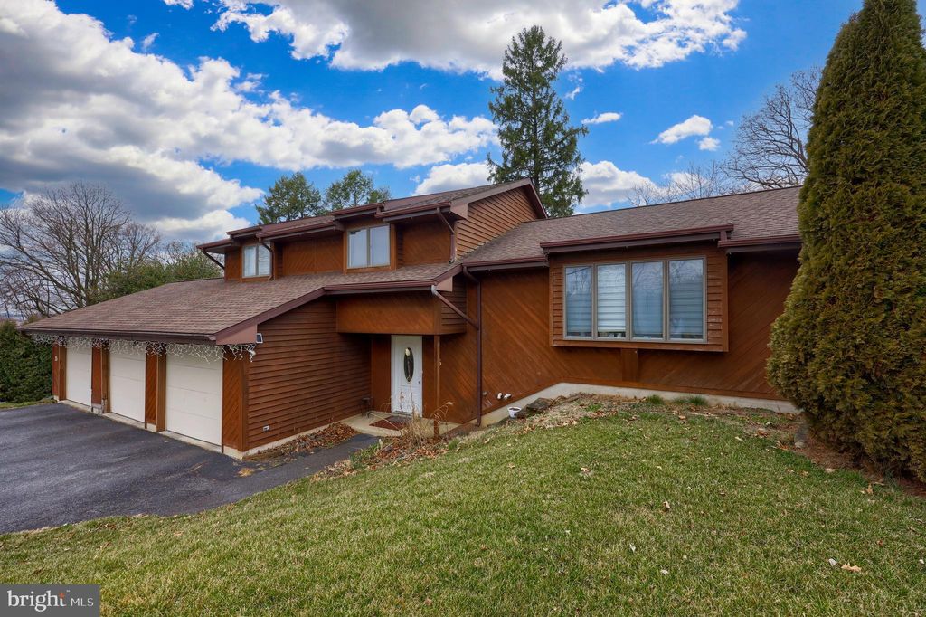 Photo of 15 BELMONT AVE, LANCASTER, PA 17601 (MLS # PALA2035170)