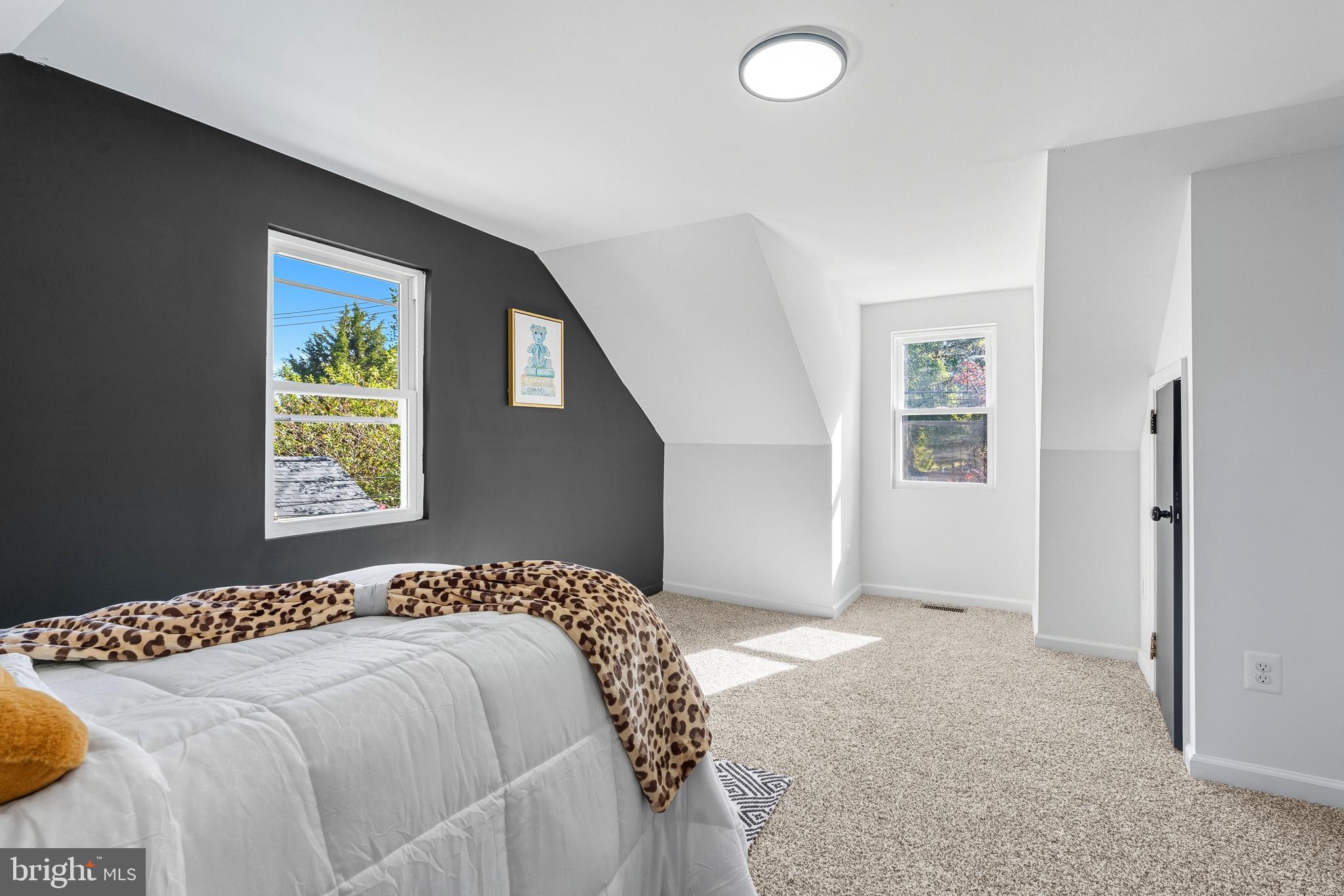 CASTLE MANOR - Residential