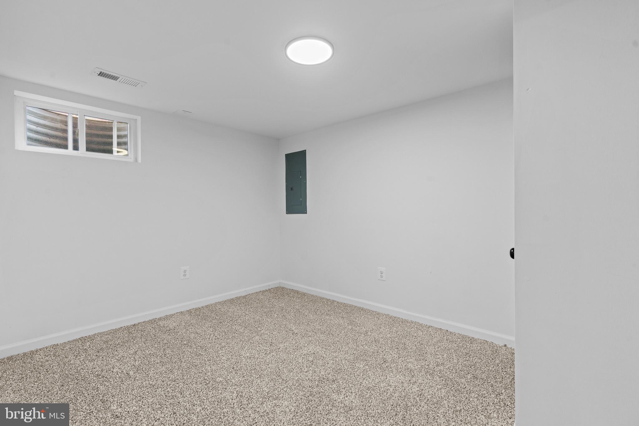 CASTLE MANOR - Residential