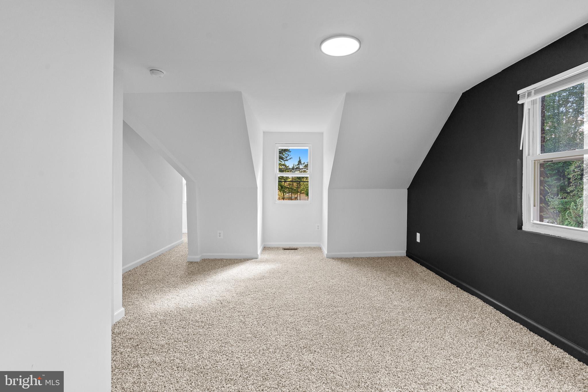 CASTLE MANOR - Residential