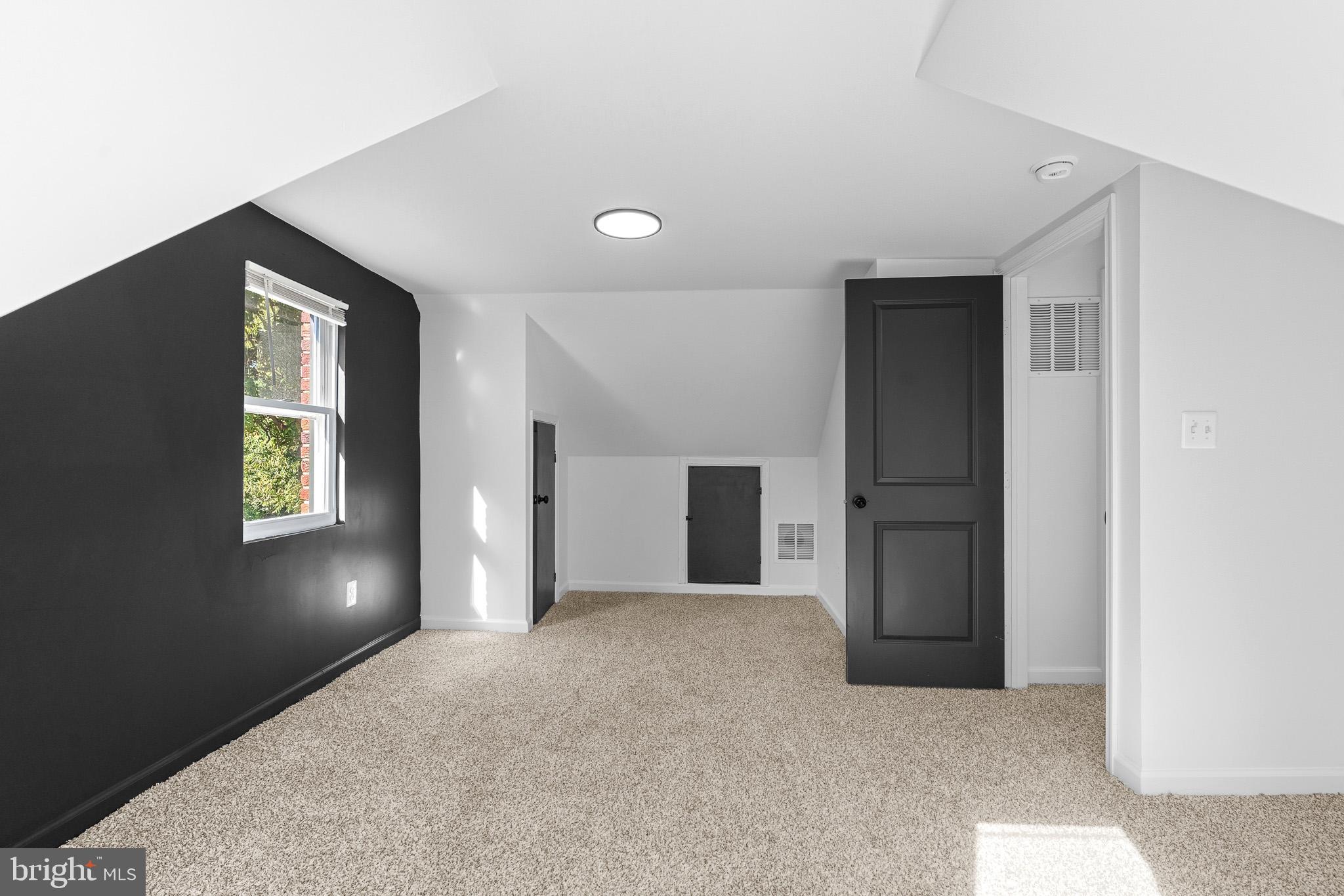 CASTLE MANOR - Residential