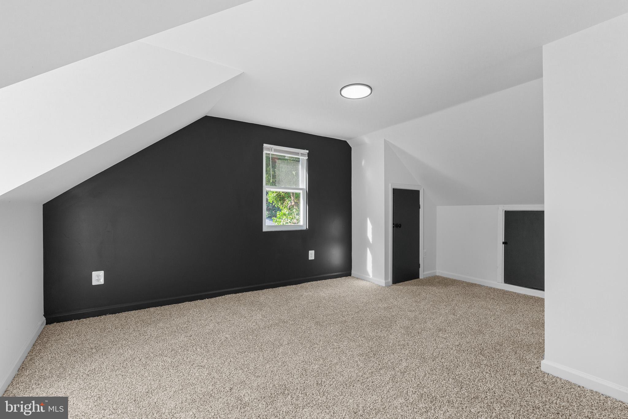 CASTLE MANOR - Residential