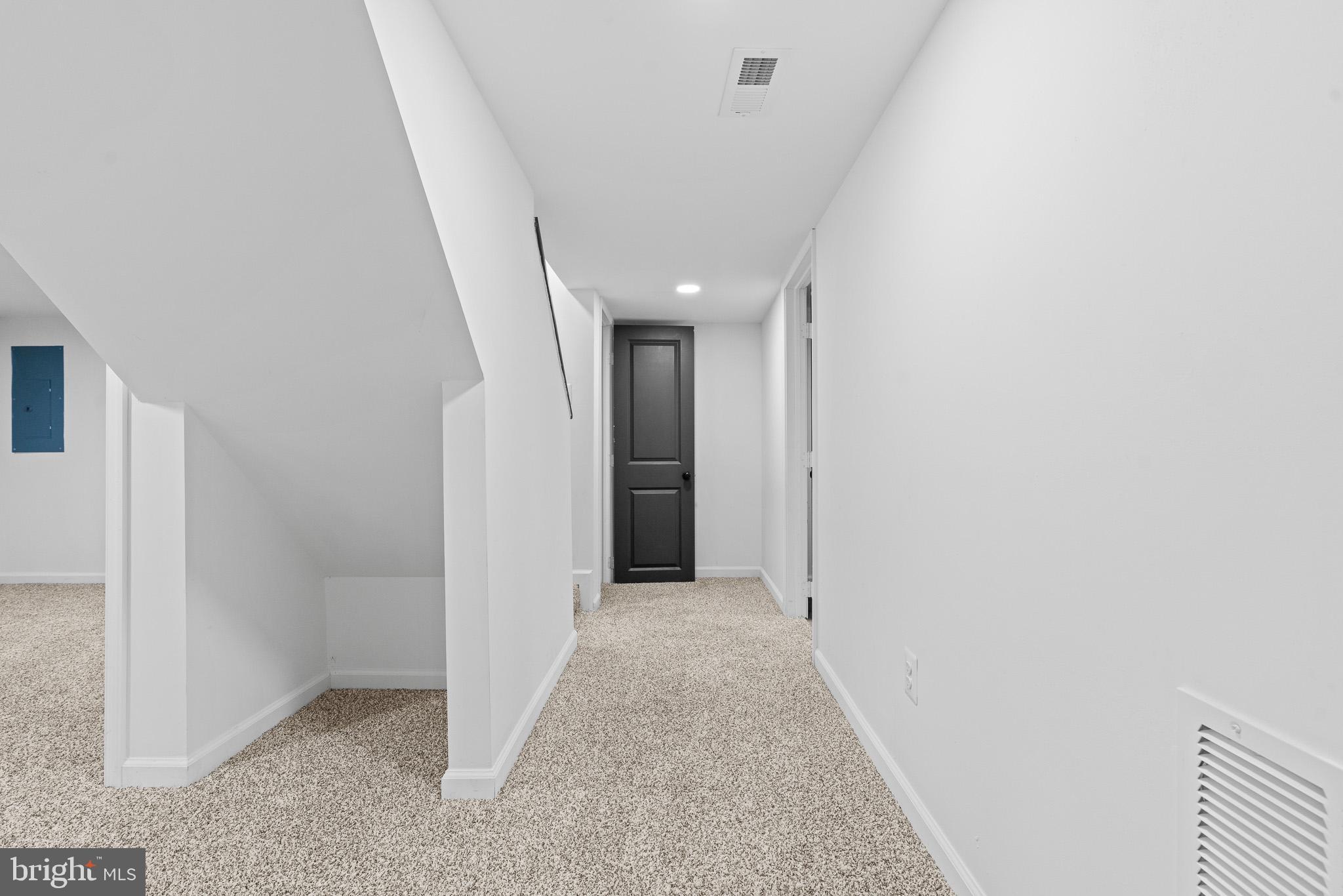 CASTLE MANOR - Residential