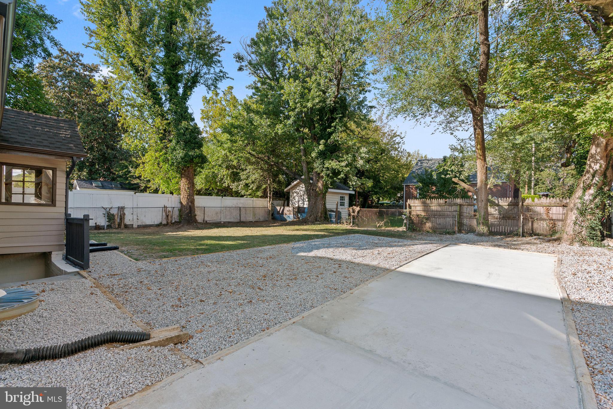 CASTLE MANOR - Residential