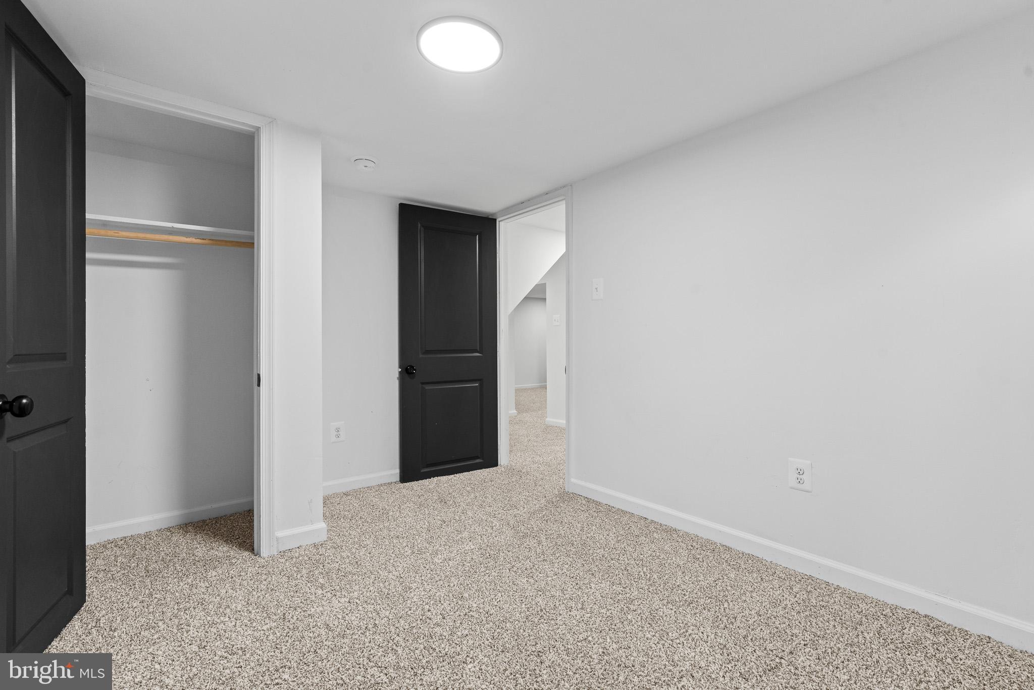 CASTLE MANOR - Residential