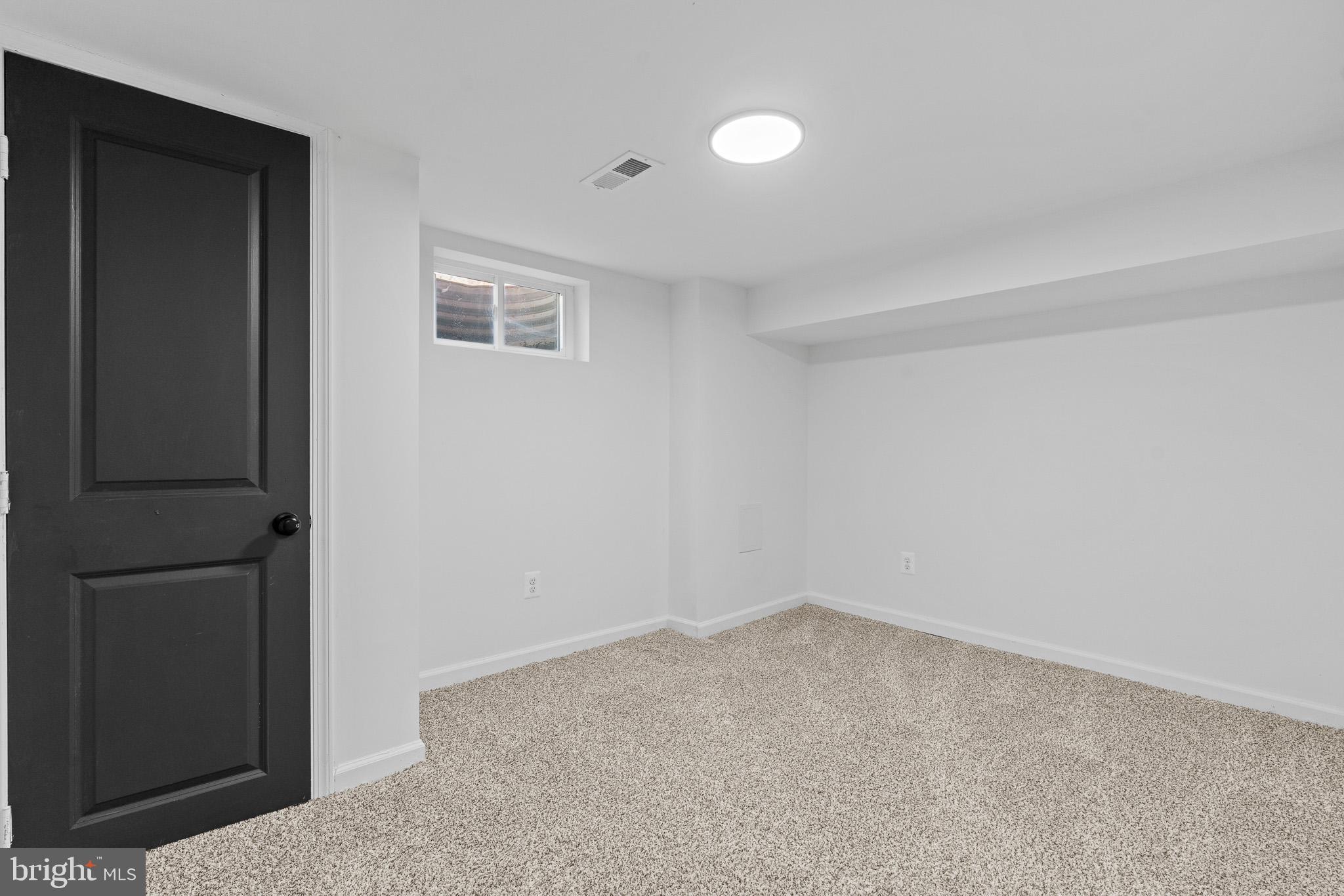 CASTLE MANOR - Residential