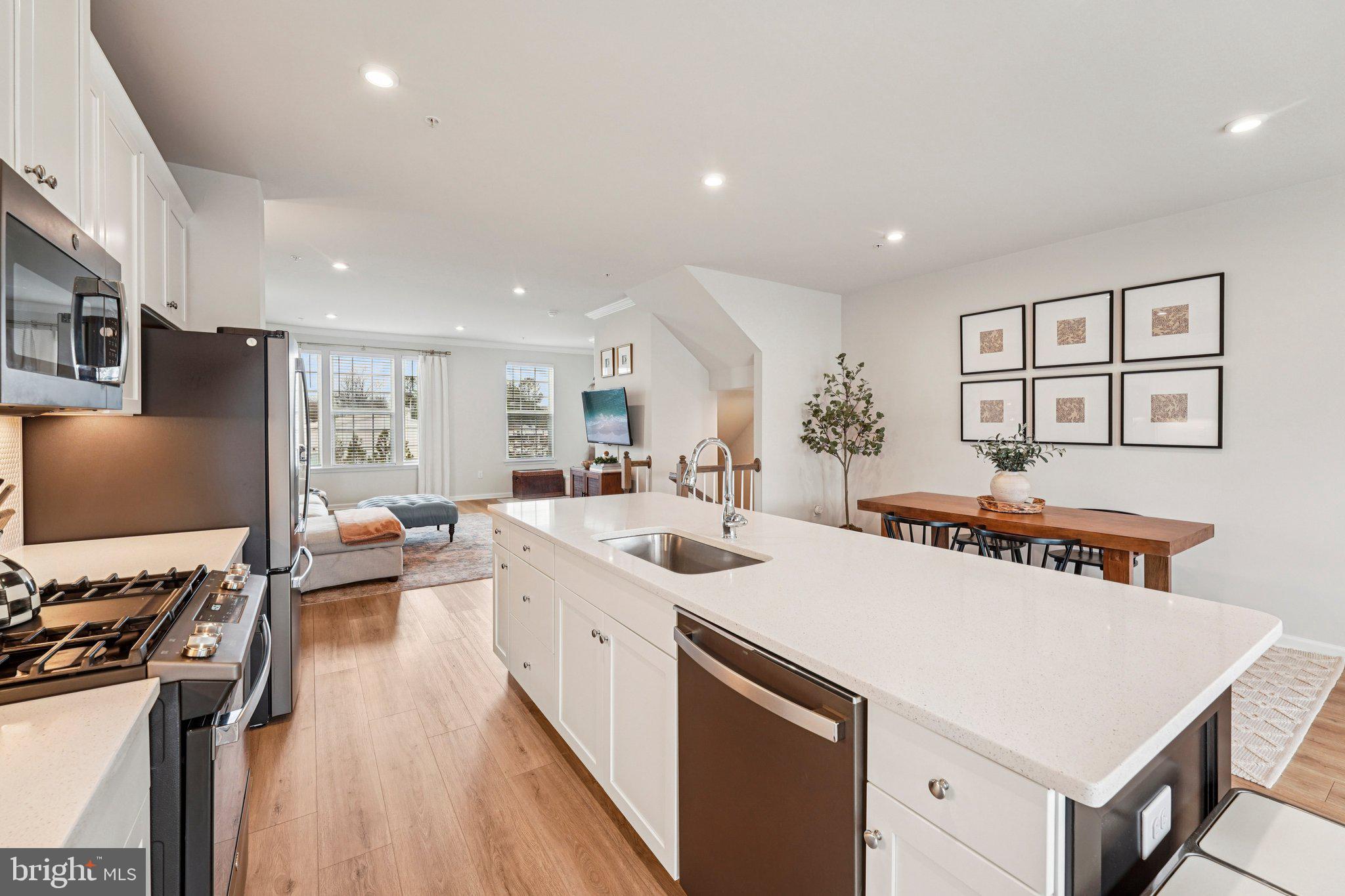 DUBLIN CROSSING - Residential