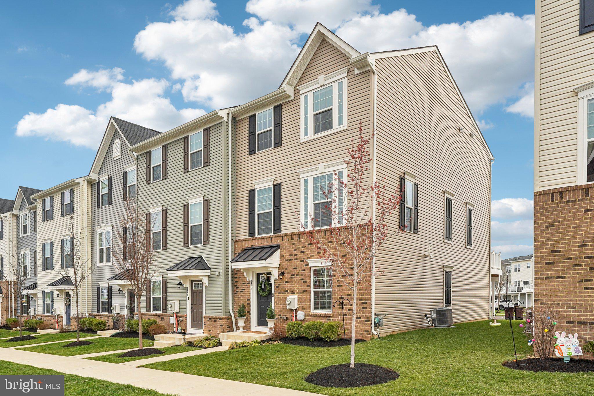 DUBLIN CROSSING - Residential