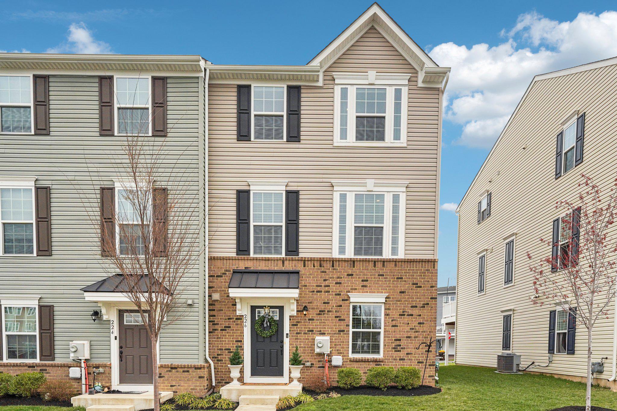 DUBLIN CROSSING - Residential