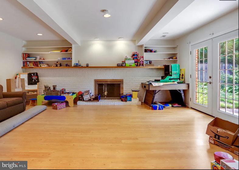 REGENCY ESTATES - Residential Lease