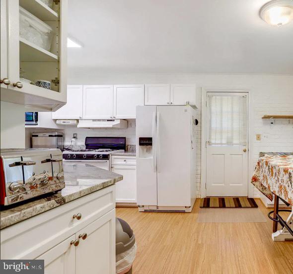 REGENCY ESTATES - Residential Lease