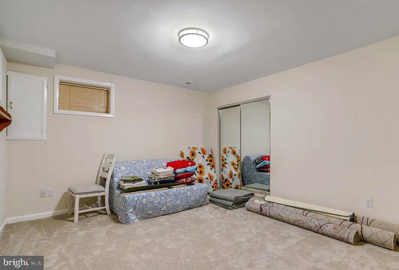 REGENCY ESTATES - Residential Lease