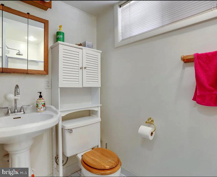 REGENCY ESTATES - Residential Lease