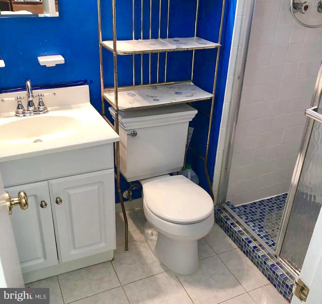 REGENCY ESTATES - Residential Lease