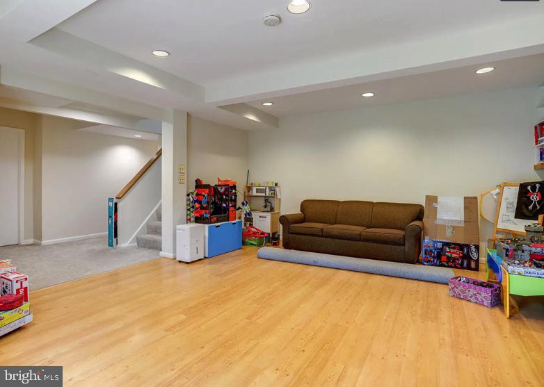 REGENCY ESTATES - Residential Lease