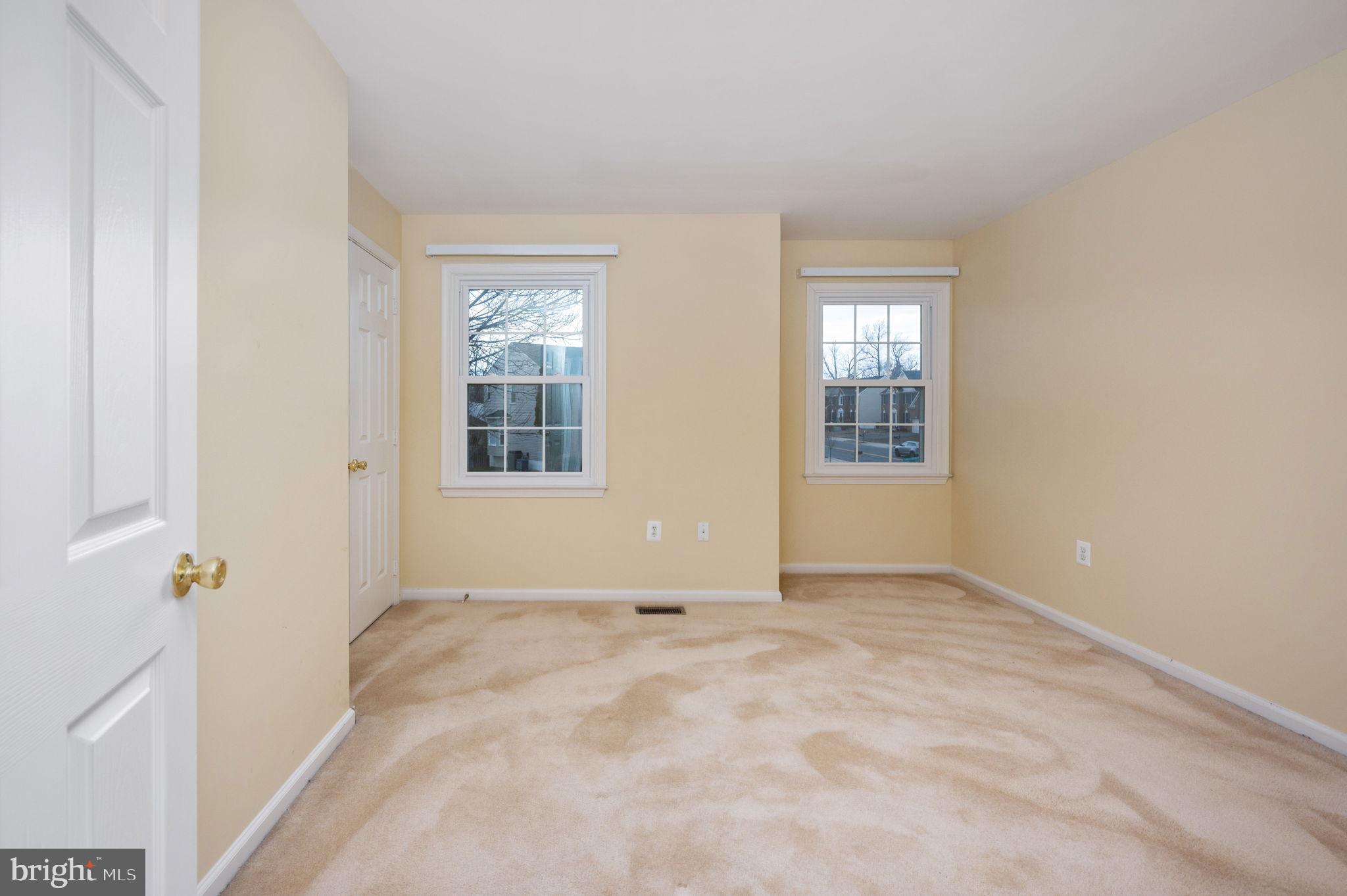 HAMPTON OAKS - Residential