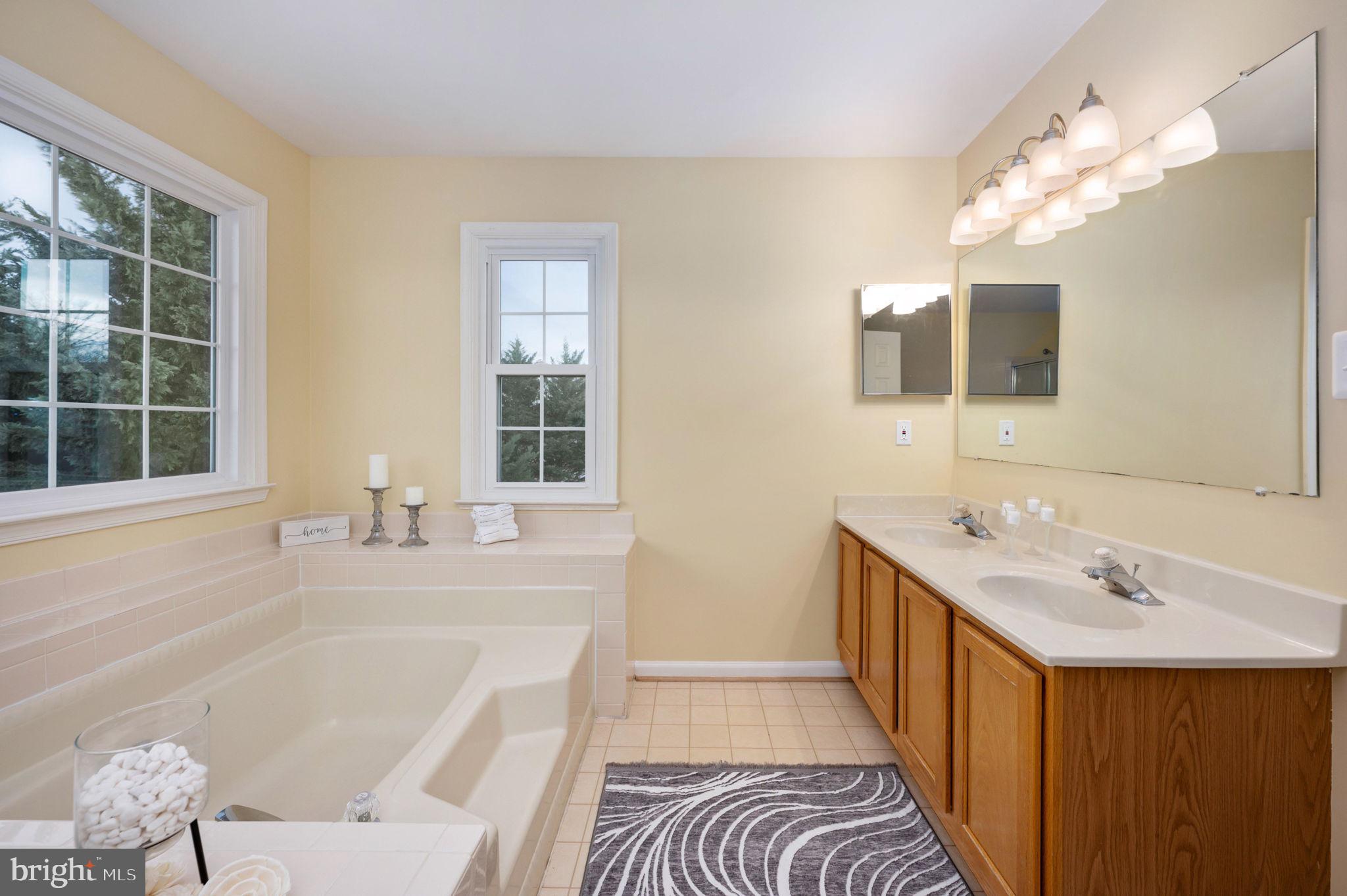 HAMPTON OAKS - Residential