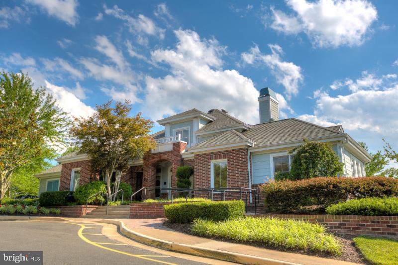 HAMPTON OAKS - Residential