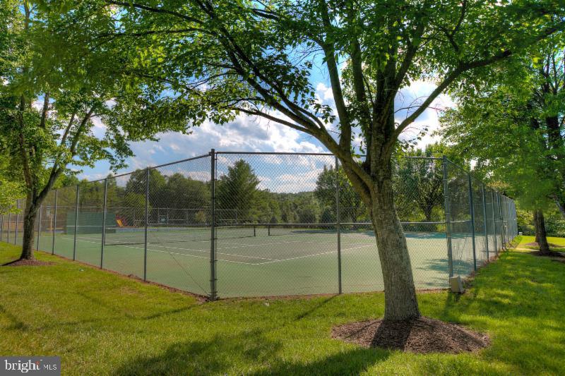 HAMPTON OAKS - Residential