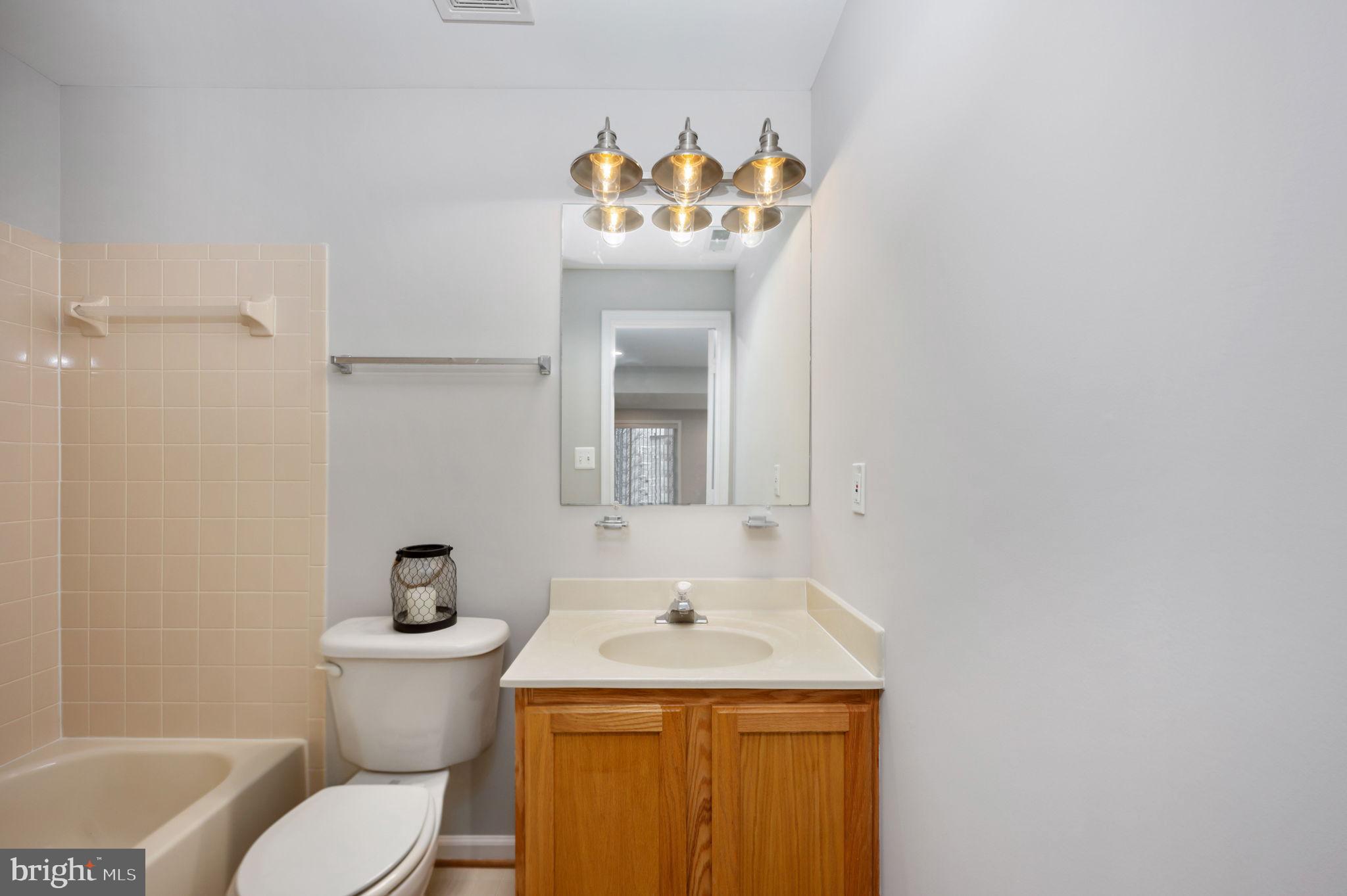 HAMPTON OAKS - Residential