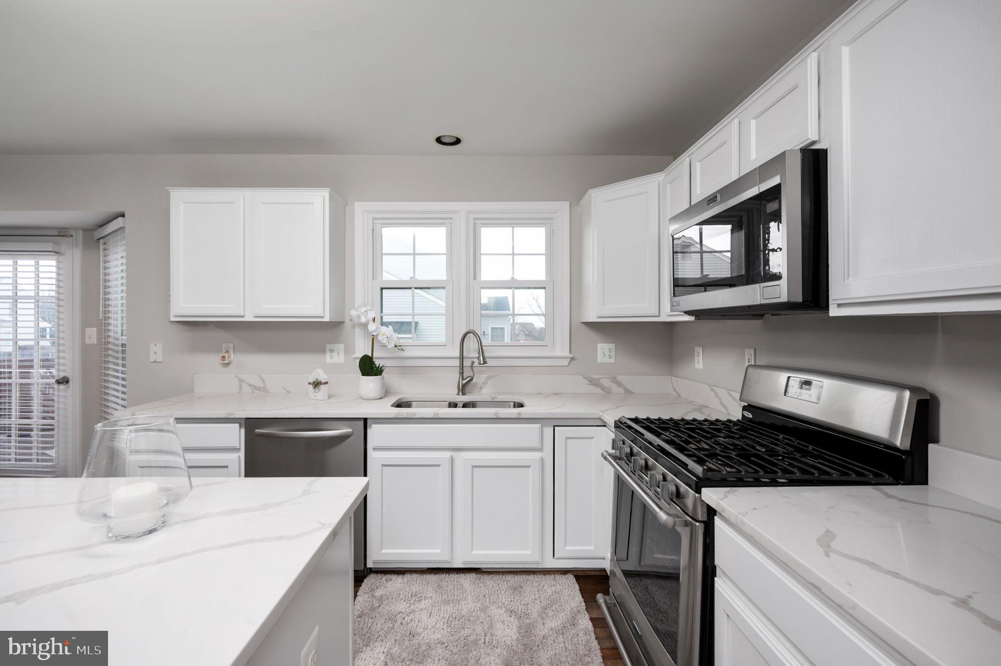 HAMPTON OAKS - Residential