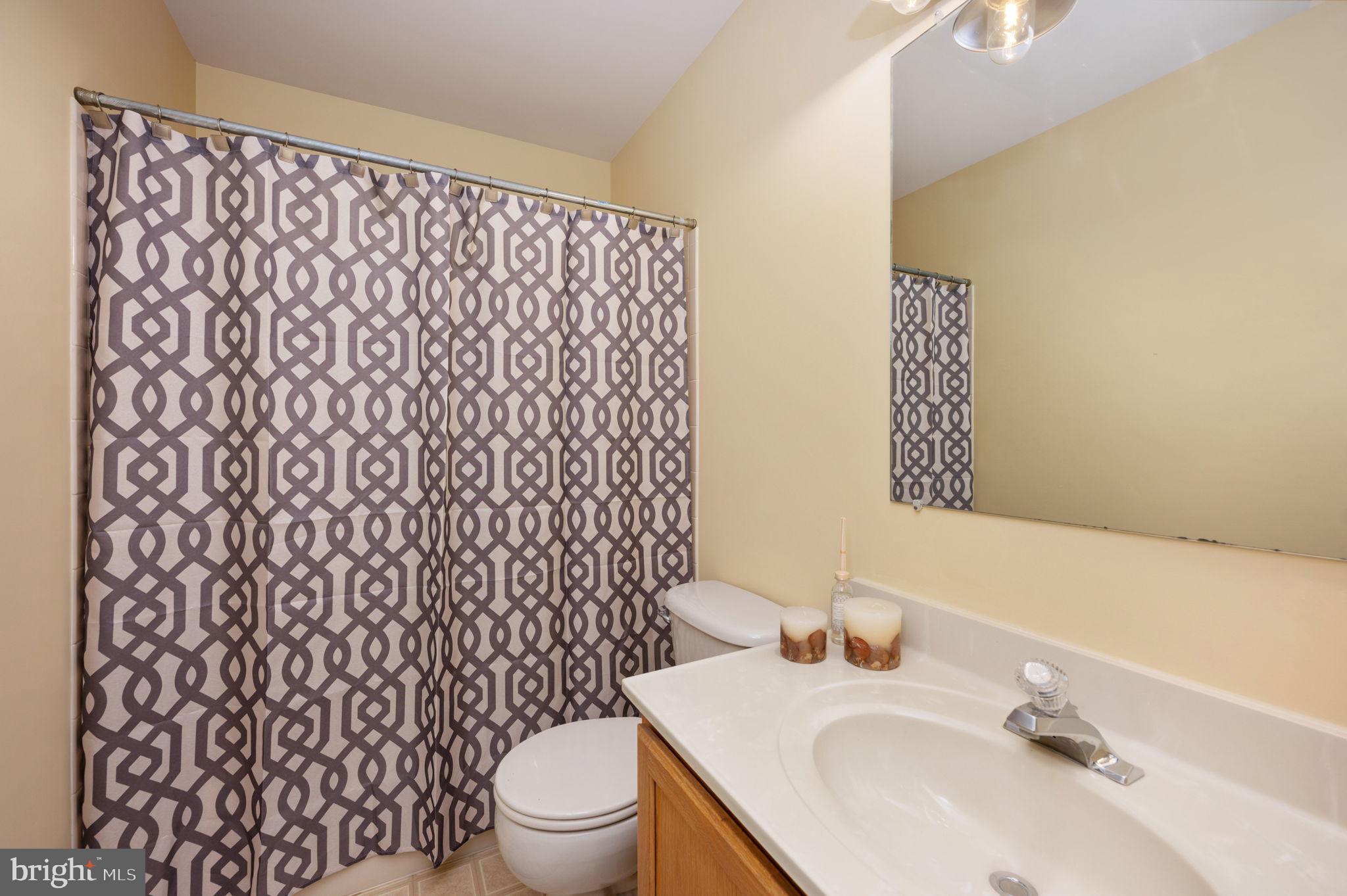 HAMPTON OAKS - Residential