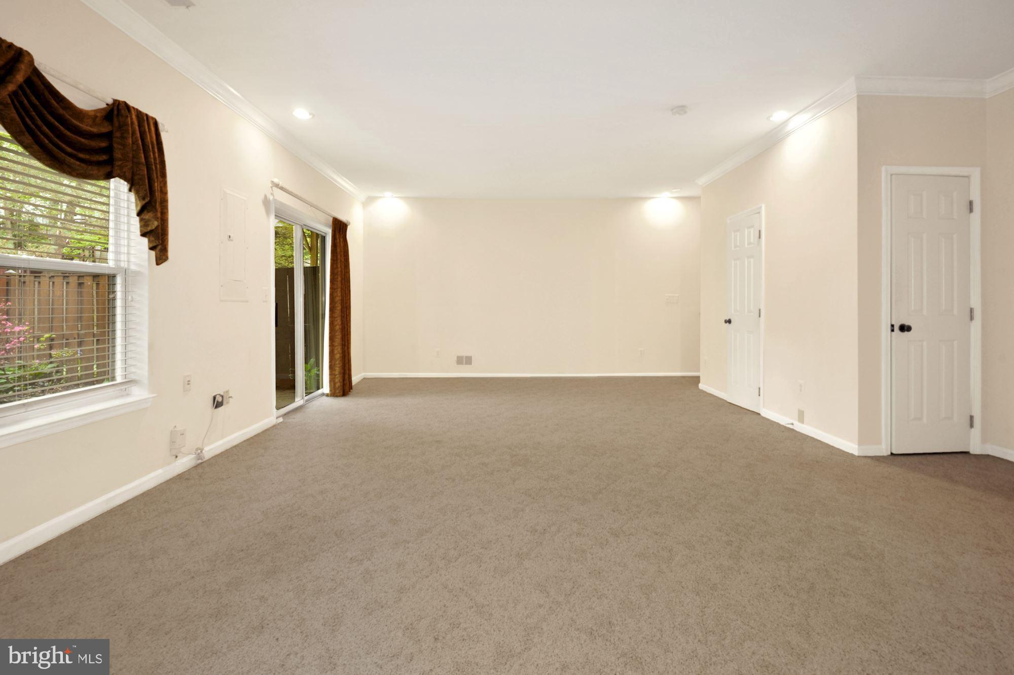 FAIR LAKES COURT - Residential Lease