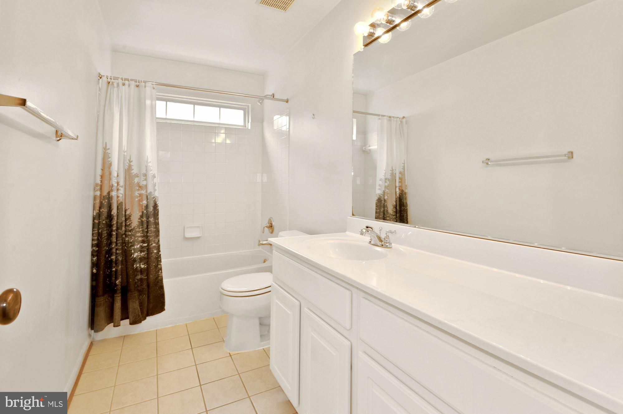 FAIR LAKES COURT - Residential Lease