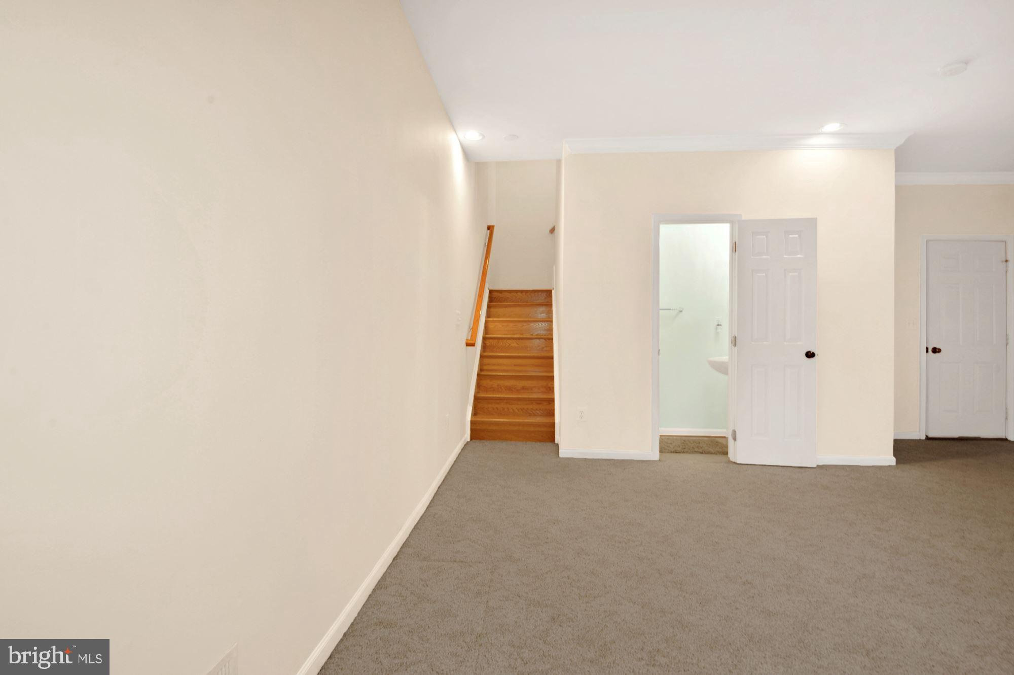 FAIR LAKES COURT - Residential Lease