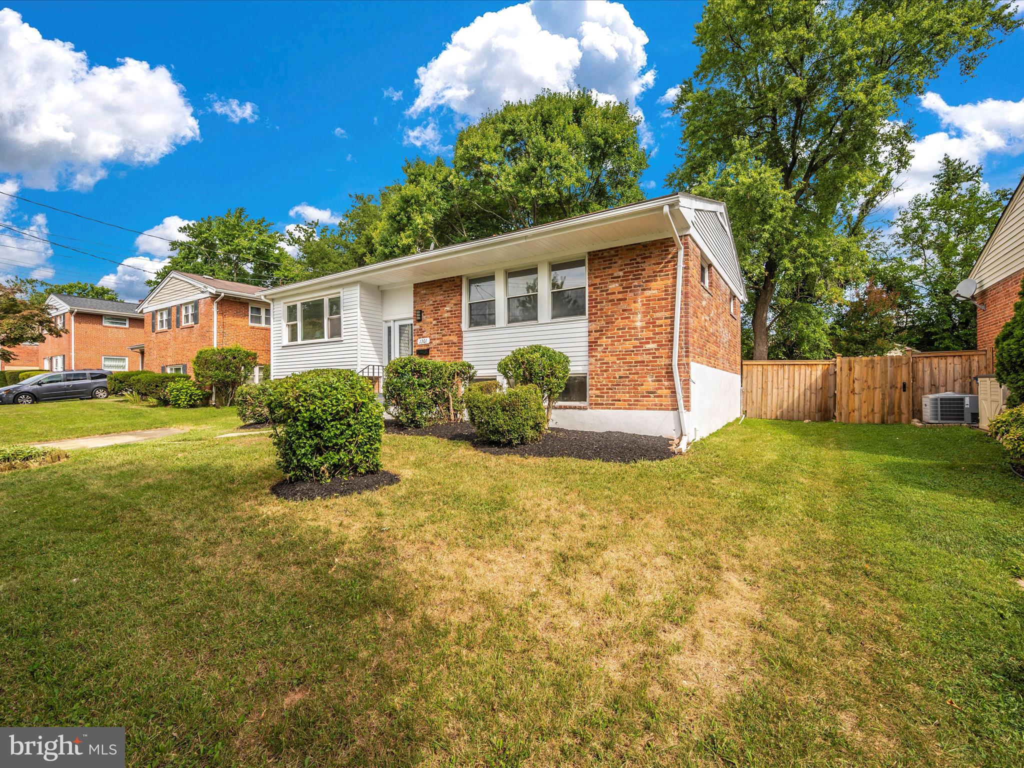 FOREST KNOLLS - Residential