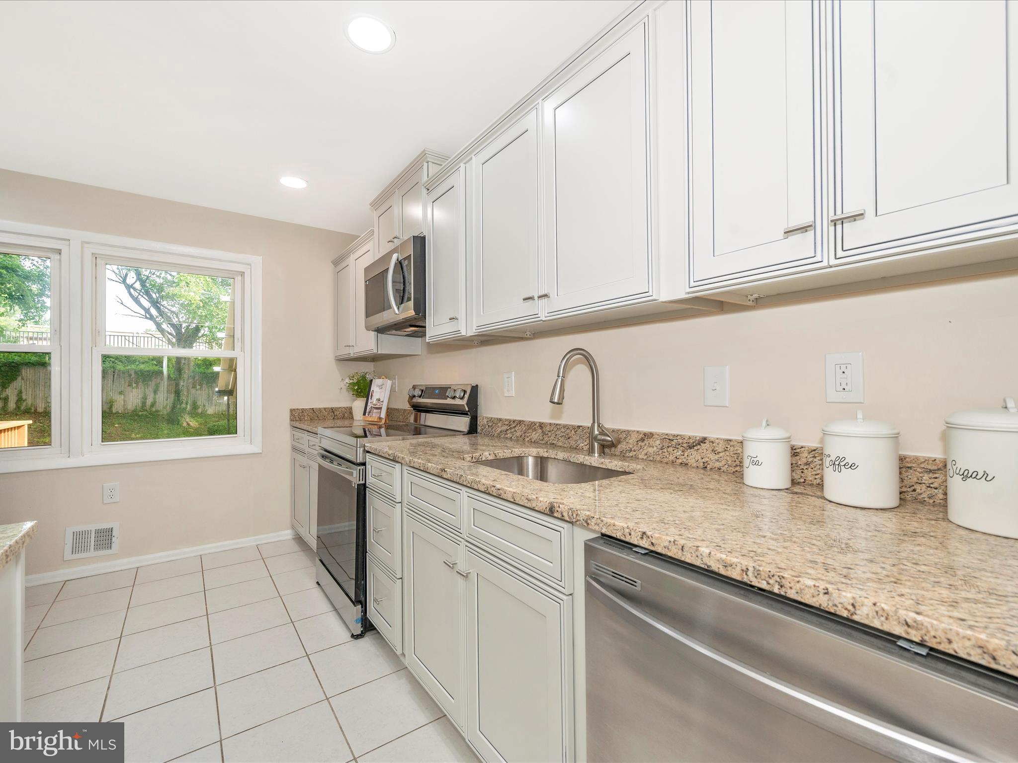 FOREST KNOLLS - Residential