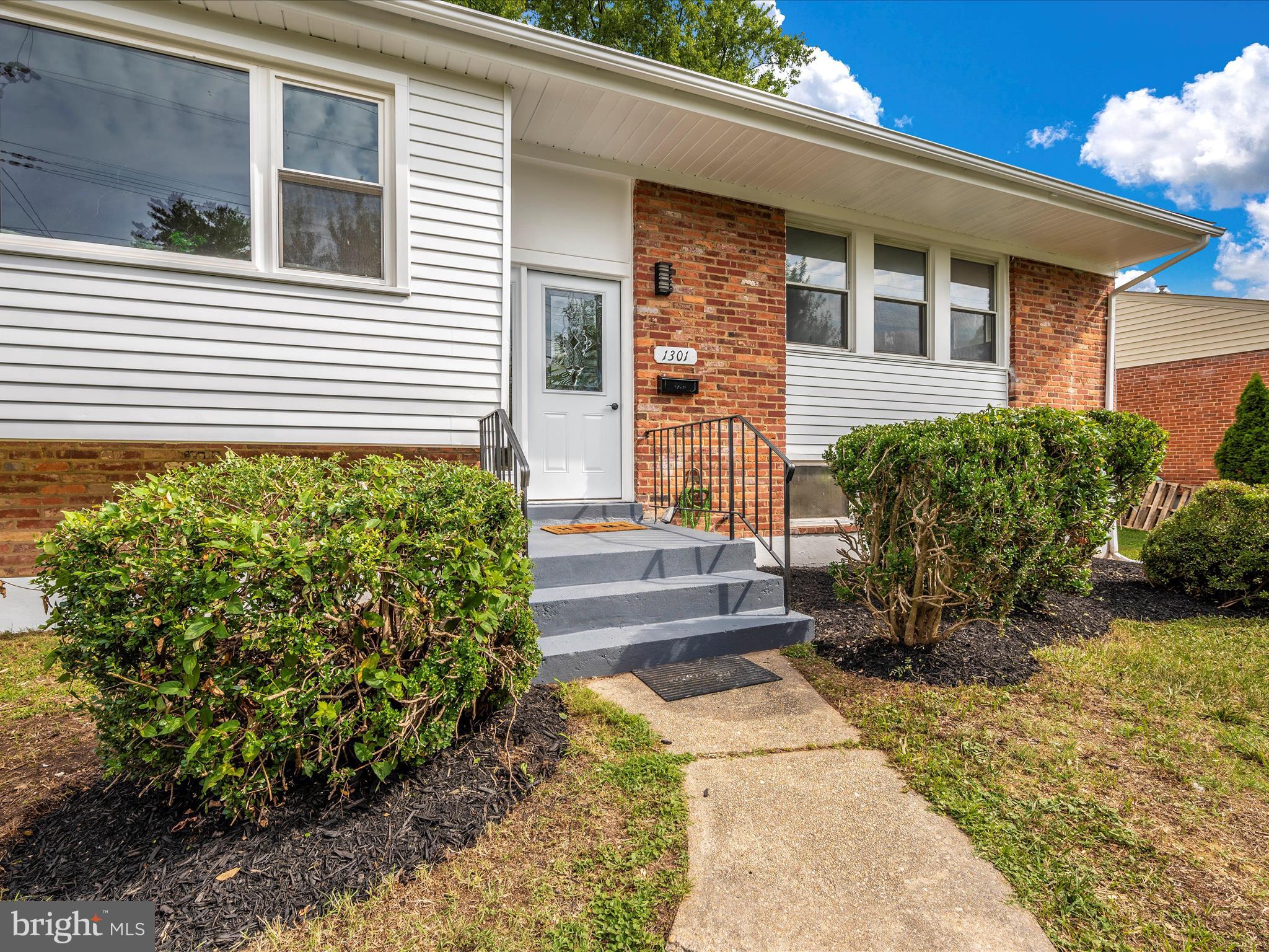 FOREST KNOLLS - Residential