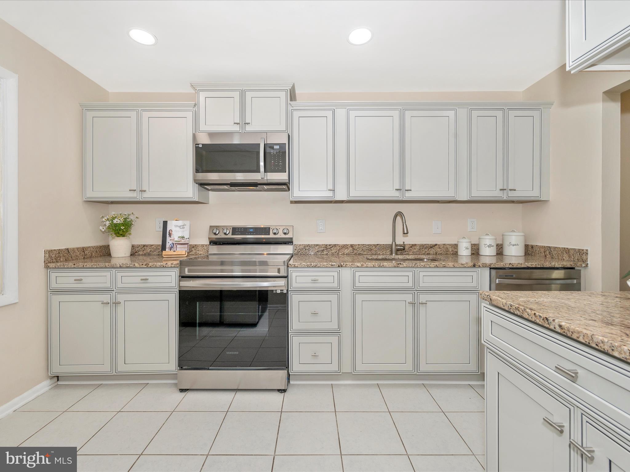 FOREST KNOLLS - Residential