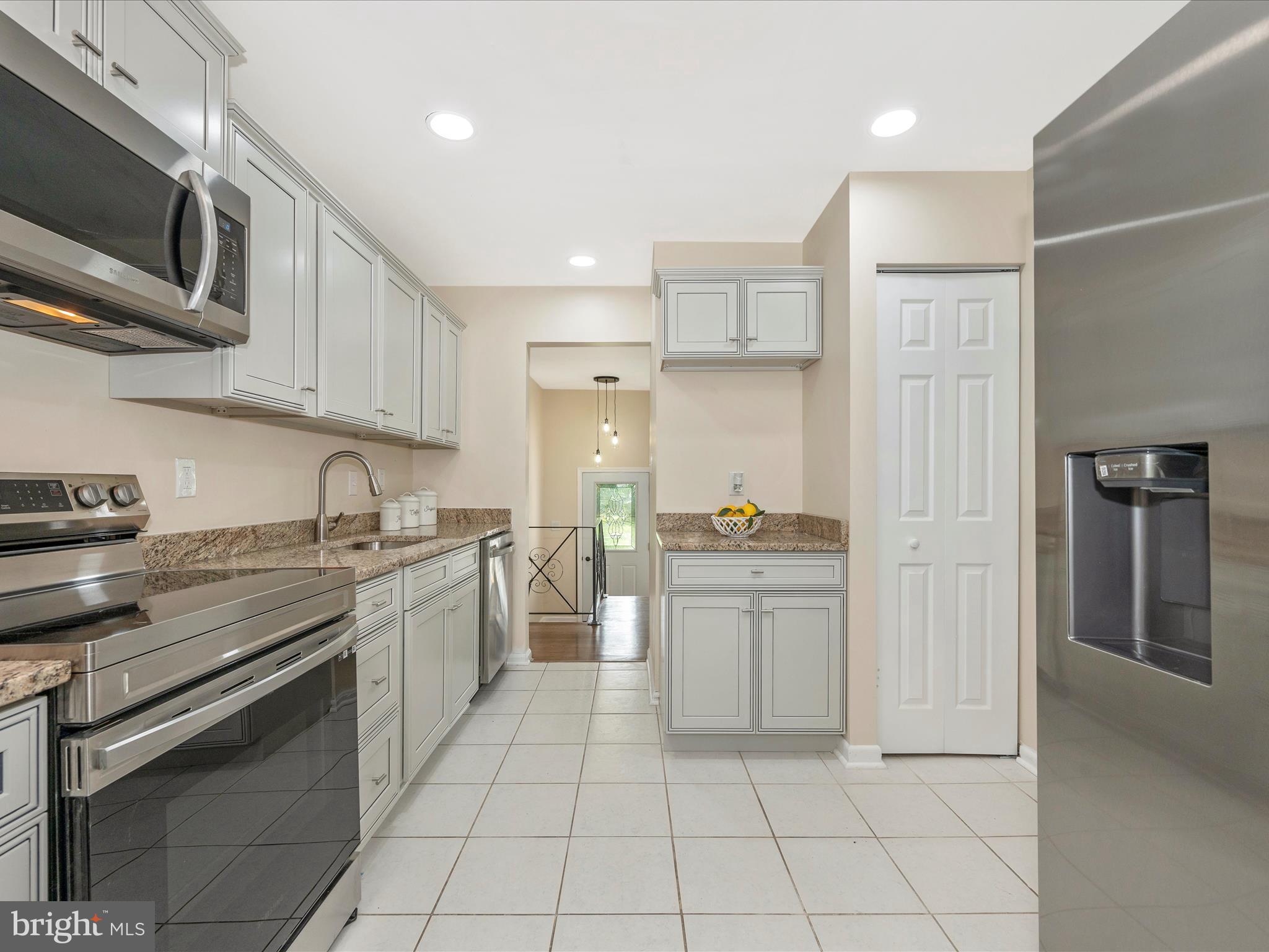 FOREST KNOLLS - Residential